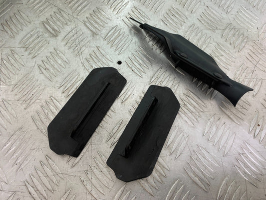 TRIUMPH SPEED TRIPLE R 1050 INFILL PANELS   2009 (CMB1183)