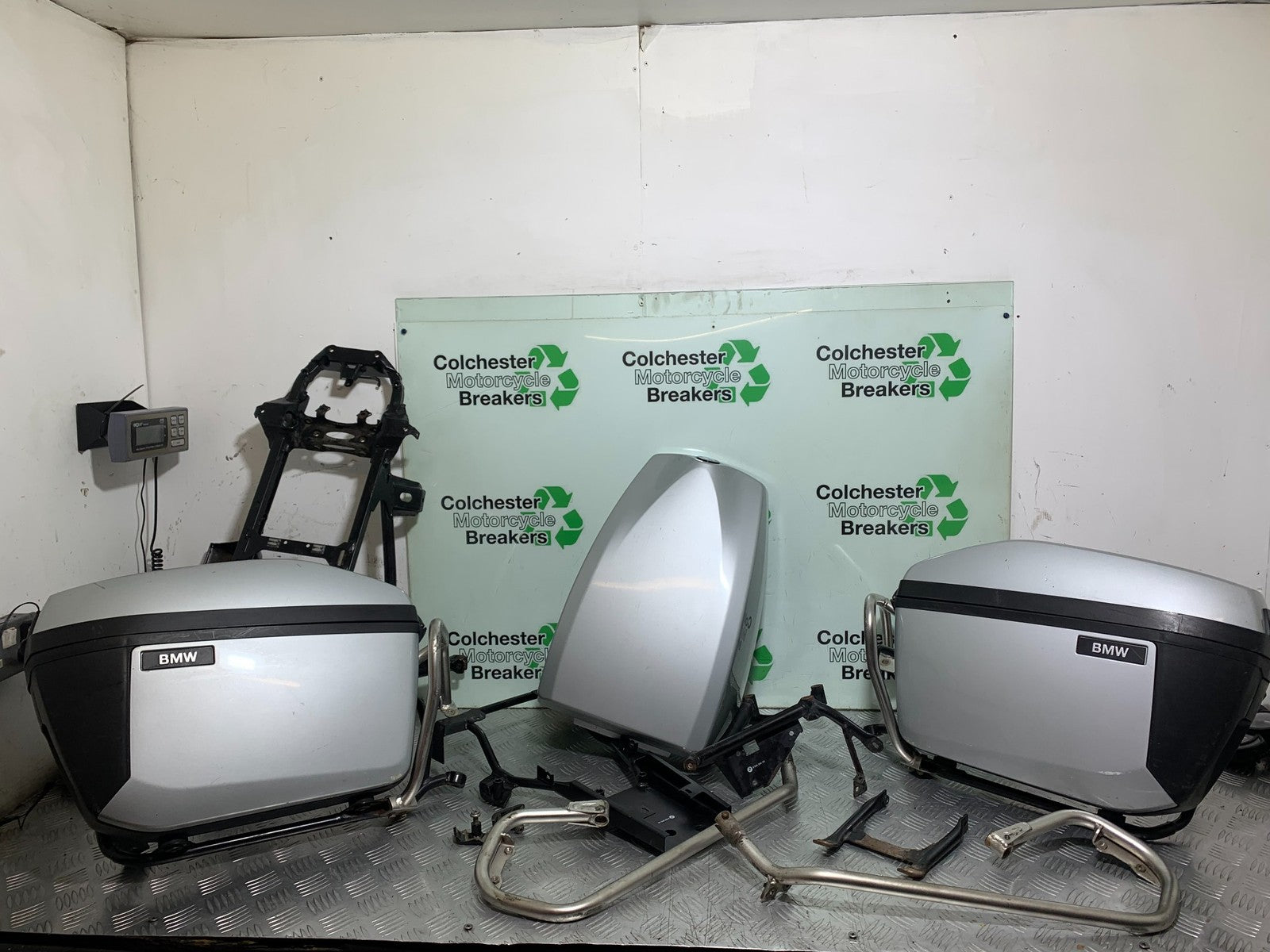 BMW F800 GT LUGGAGE PANNIERS CRASH BARS (EX-POLICE)  YEAR 2013-2017 (CMB1248)