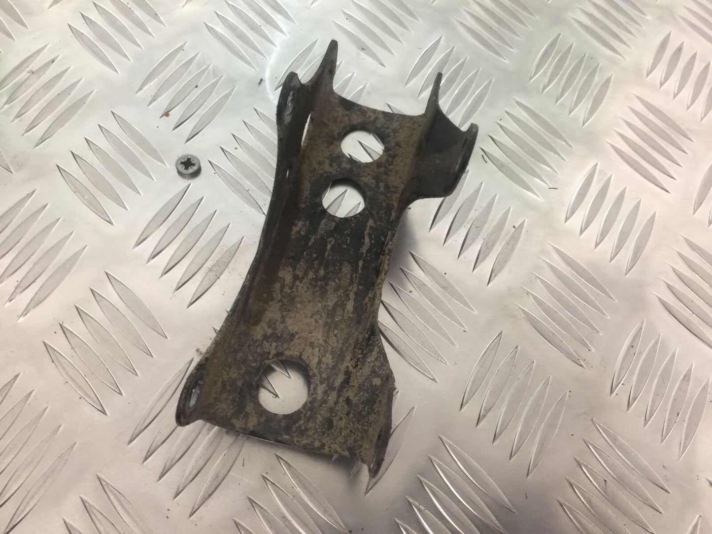 MUTT MONGREL 125 ENGINE BRACKET  YEAR 2016-2020 (STOCK 910)