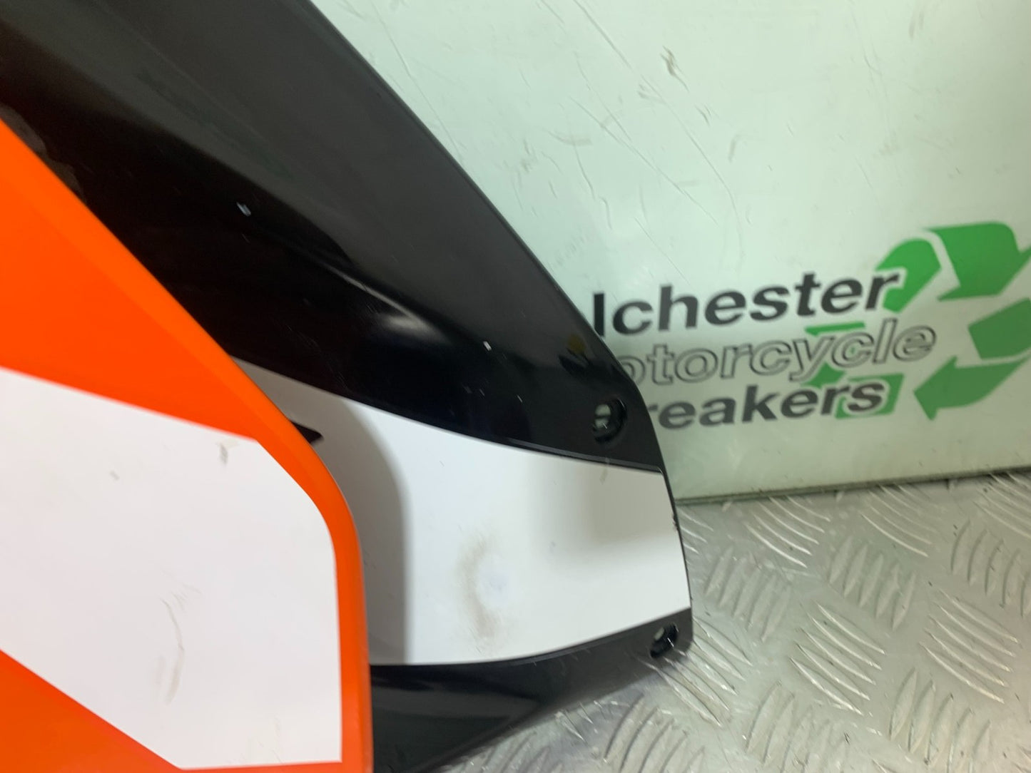 KTM RC125 RC 125 LEFT FAIRING PANEL  YEAR 2017-2022 (CMB 1244)