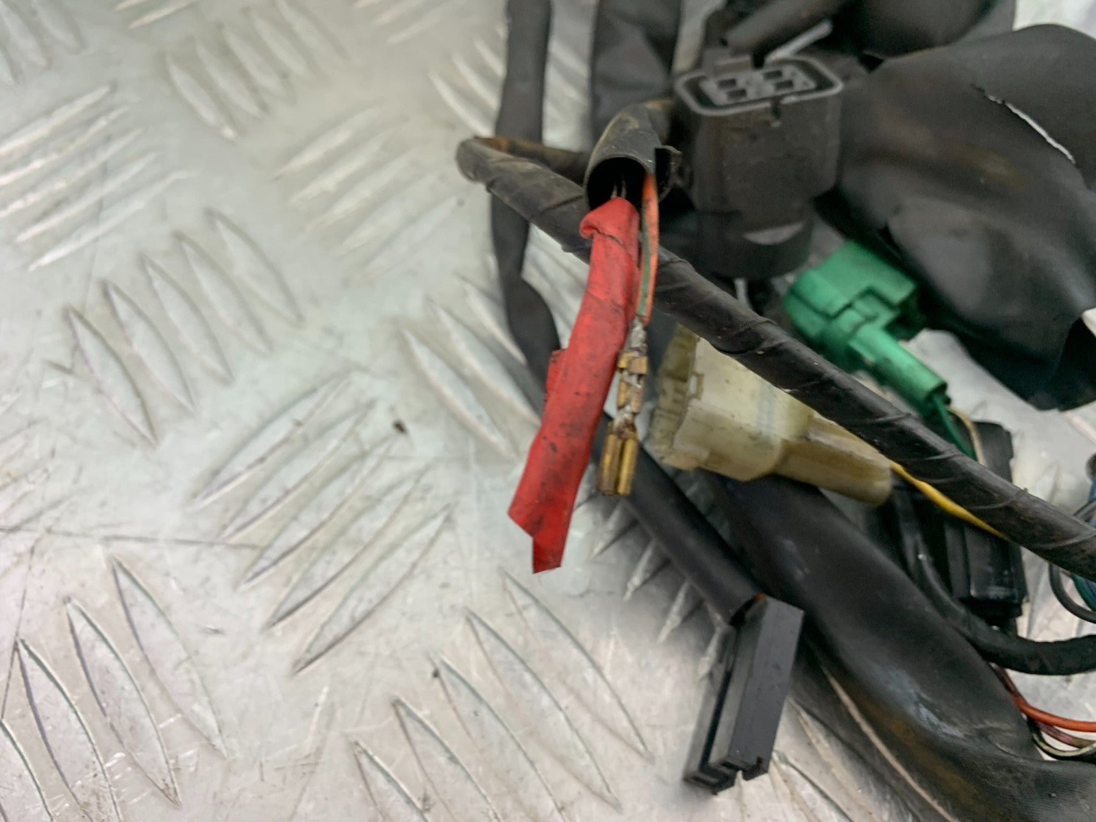 SUZUKI GSF1200 GSF 1200 BANDIT WIRING LOOM  YEAR 2001-2004 (CMB1188)