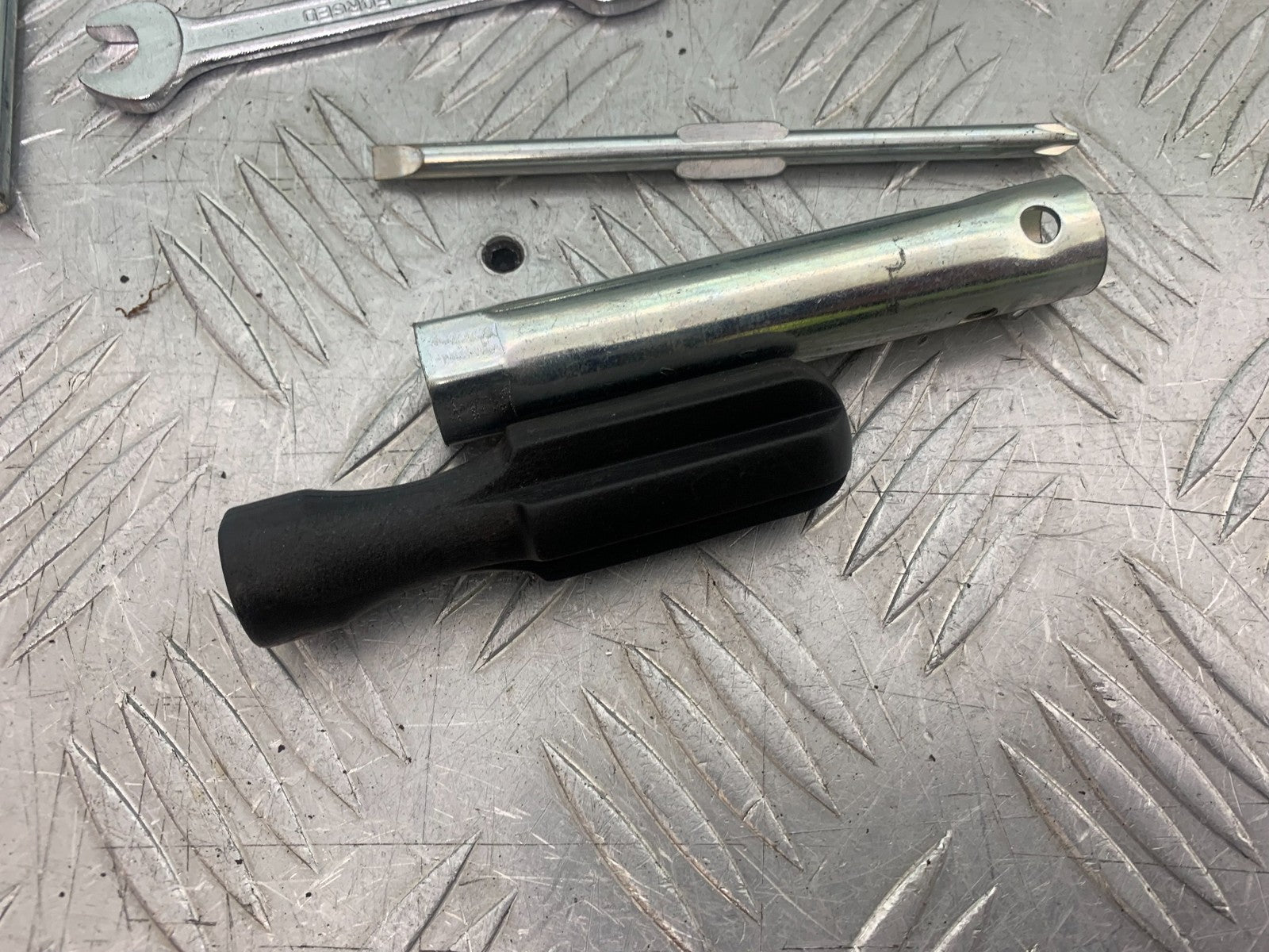 SUZUKI AN 200 UH 200 TOOL KIT YEAR 2007-2009 (CMB1256)