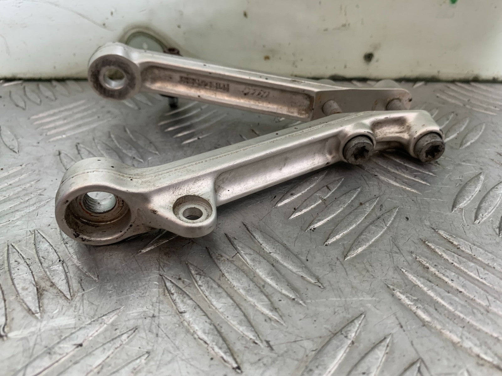 KTM 690 DUKE R LC4 ENGINE MOUNTS BRACKETS YEAR 2012-2015  (CMB1180)