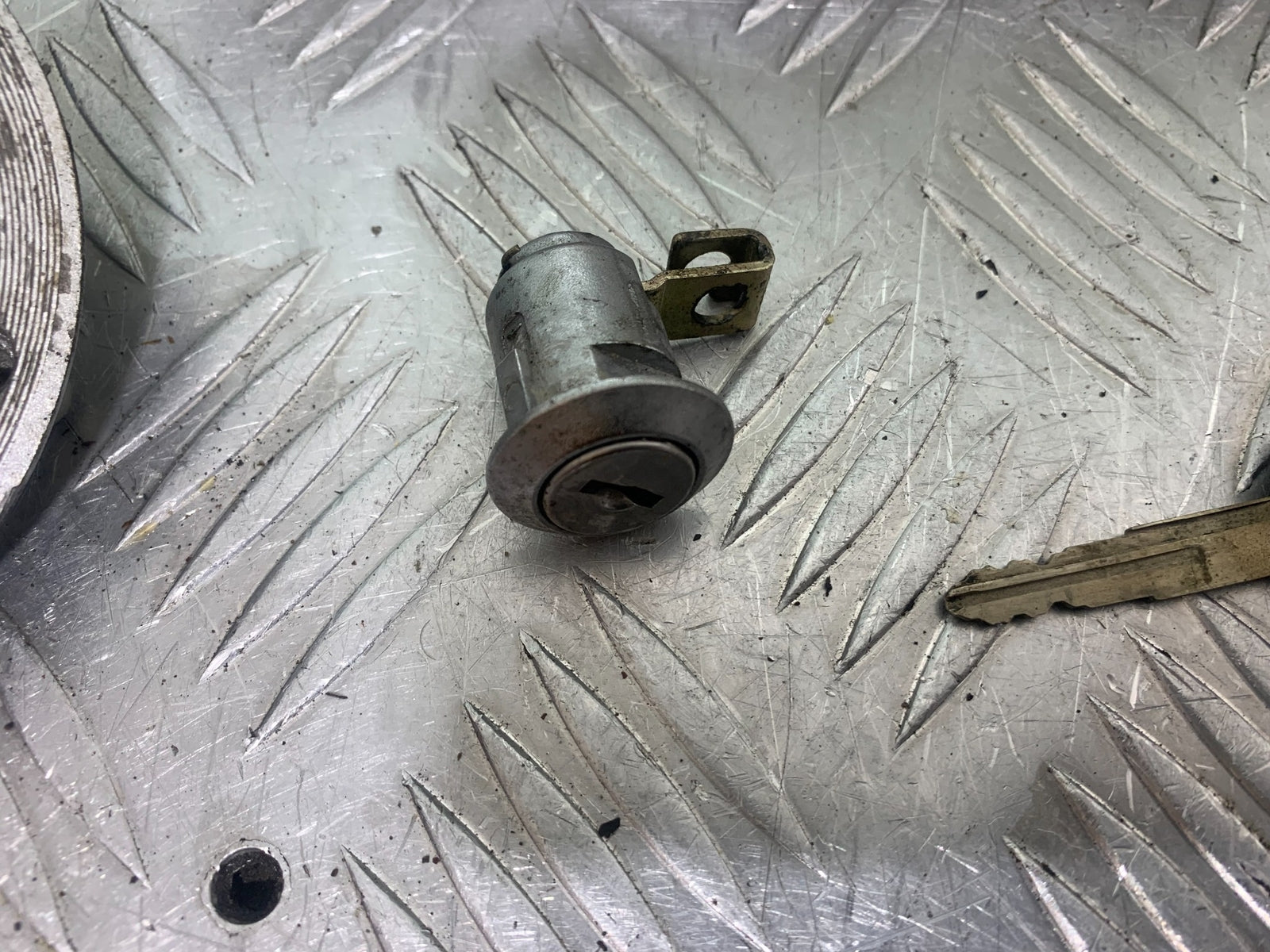 SUZUKI SV650 SV 650 mk1 LOCKS AND KEY  YEAR 1999-2002 (CMB1160)