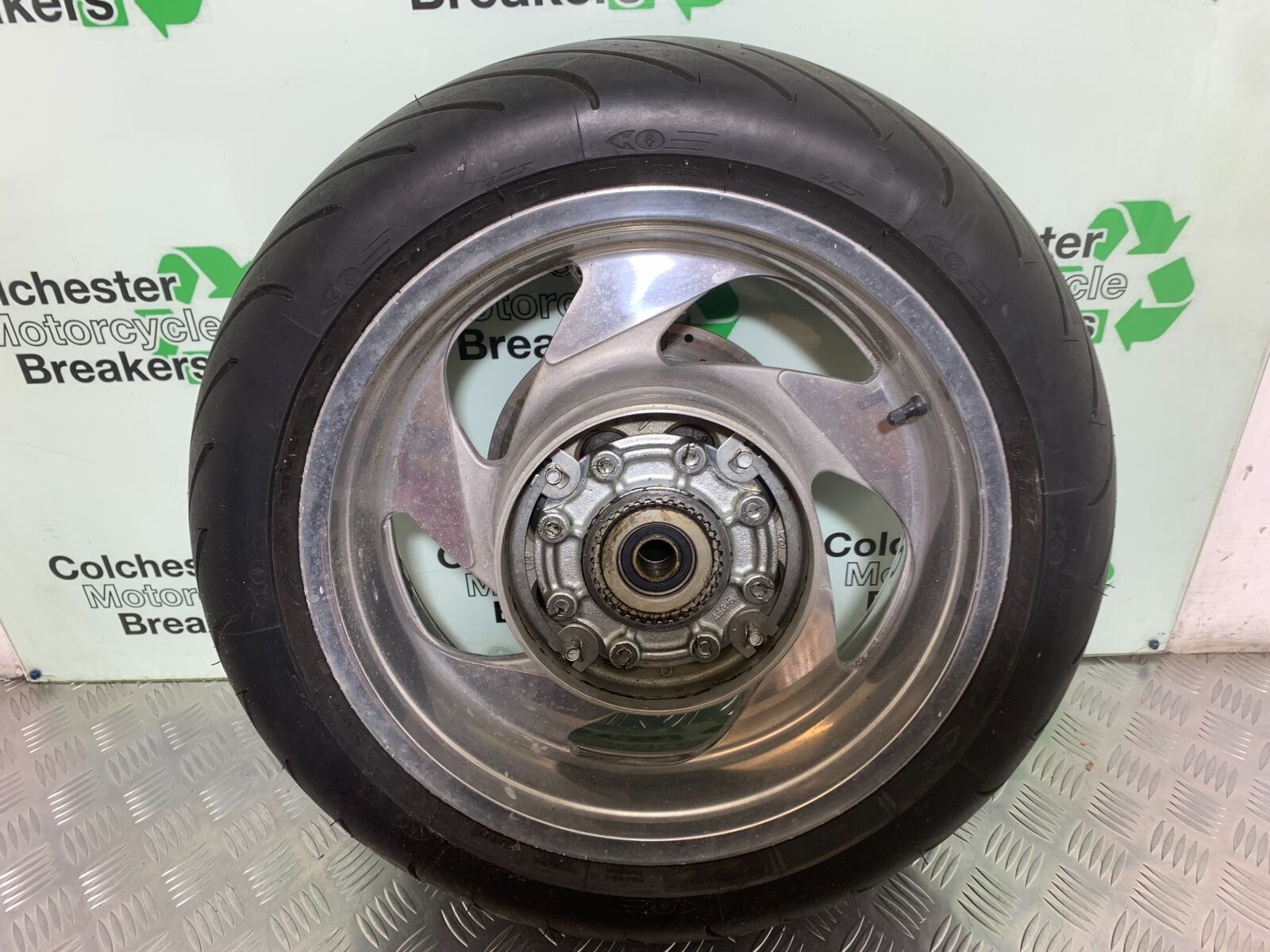 SUZUKI VL1500 VL 1500 INTRUDER REAR WHEEL  BAR YEAR 2013
