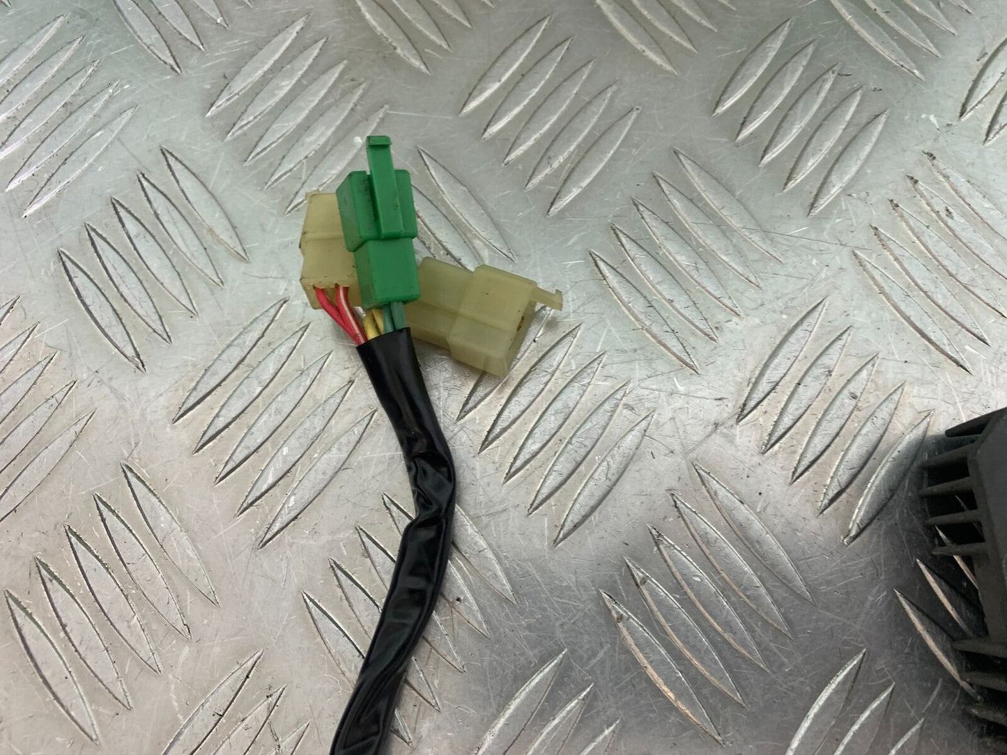 HONDA VT1100 C SHADOW SPIRIT REGULATOR 2002-2003 (CMB1035)