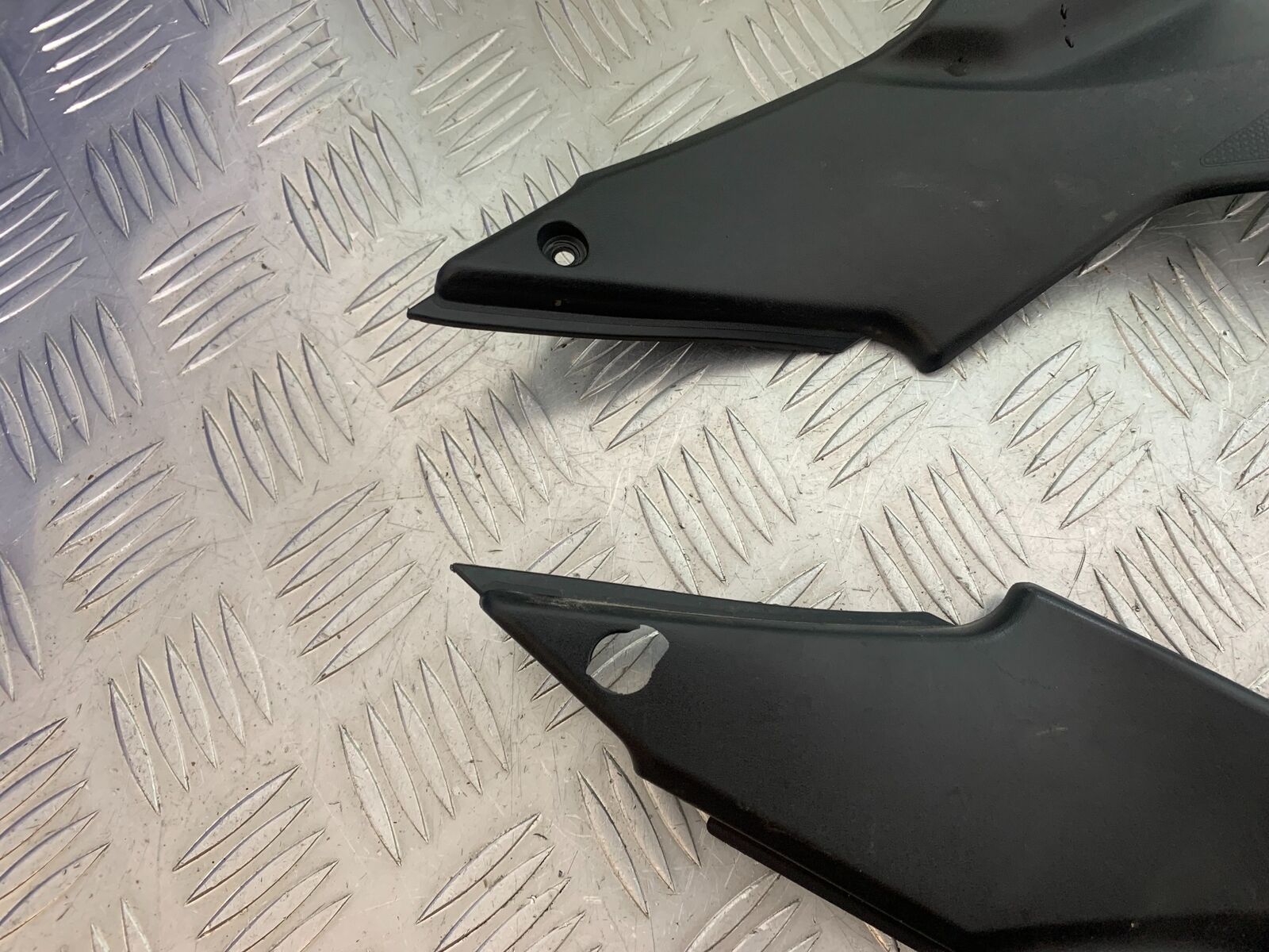 KAWASAKI Z650 ER650 KNFAN LEFT & RIGHT SIDE INFILLS  YEAR 2022-2024 (CMB1112)