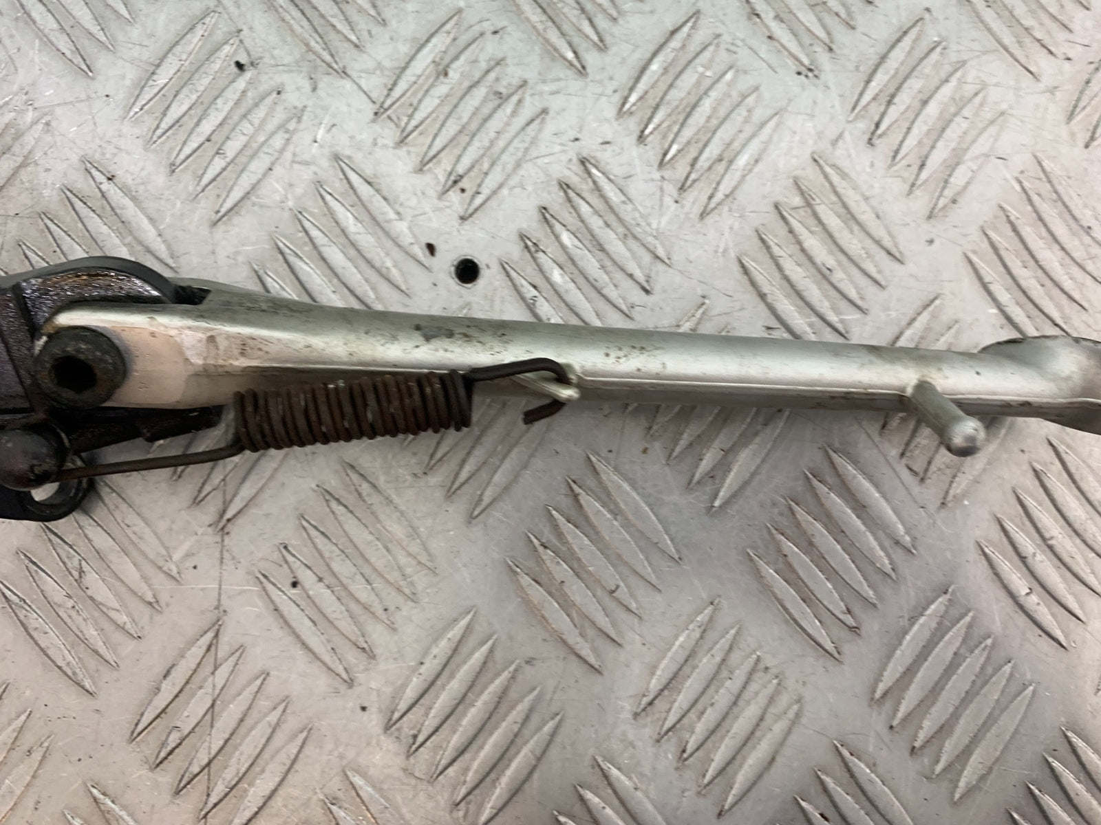 TRIUMPH T509 SPEED TRIPLE SIDE STAND AND BRACKET   YEAR 1997-1998 (CMB1144)