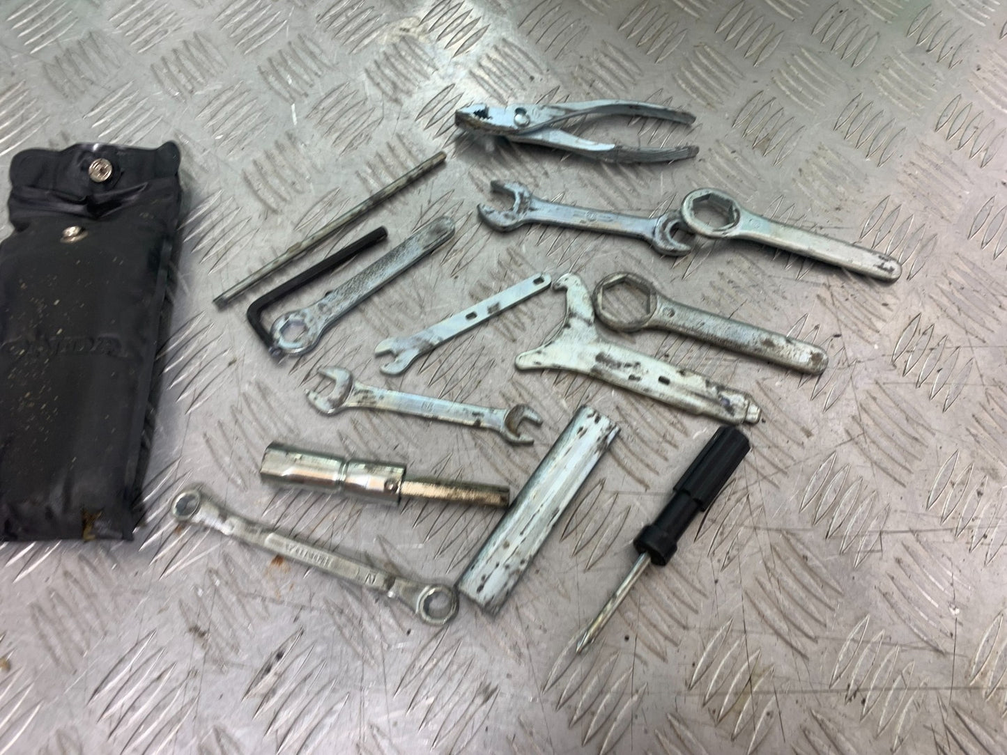 HONDA ST1100 PAN EUROPEAN TOOL KIT  YEAR 1993-2001 (CMB1195)