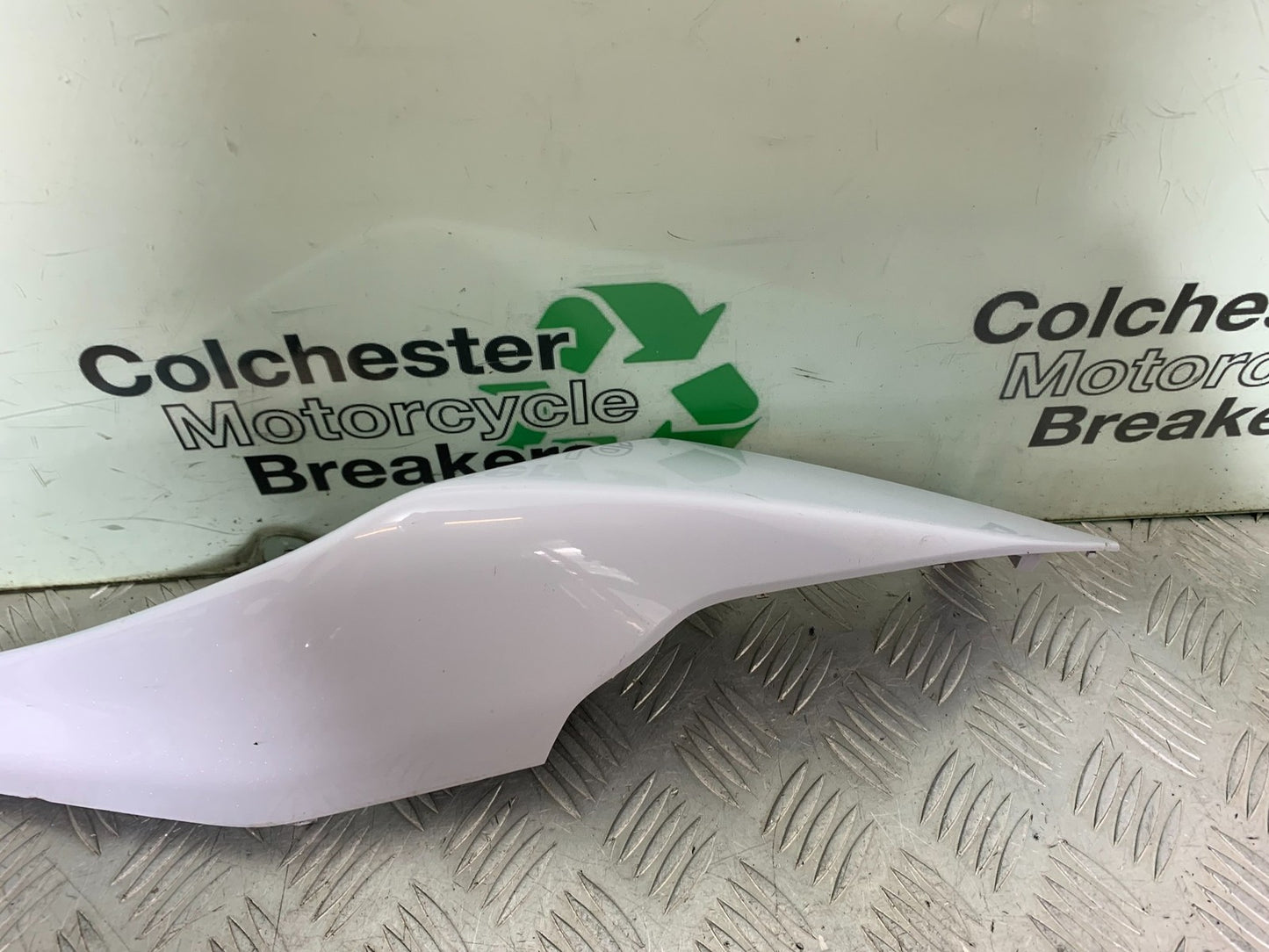 KAWASAKI ZX10R ZX10 R LEFT SEAT PANEL  2008-2010 (CMB1301)