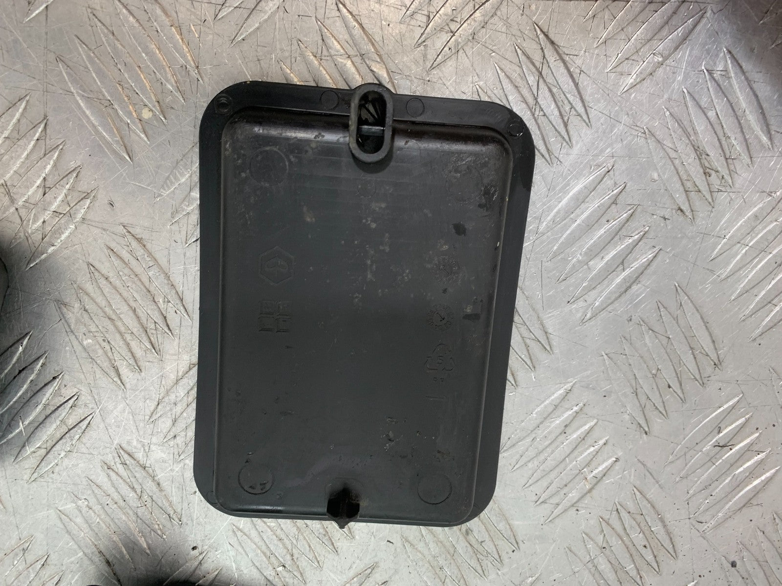 PIAGGIO VESPA GT125 L LEFT AND RIGHT INNER INFILLS YEAR 2003 (CMB1300)