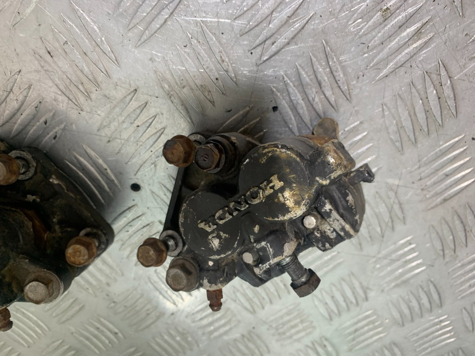 HONDA GL500 GL 500 SILVERWING FRONT BRAKE CALIPERS YEAR 1981-82 (CMB1168)