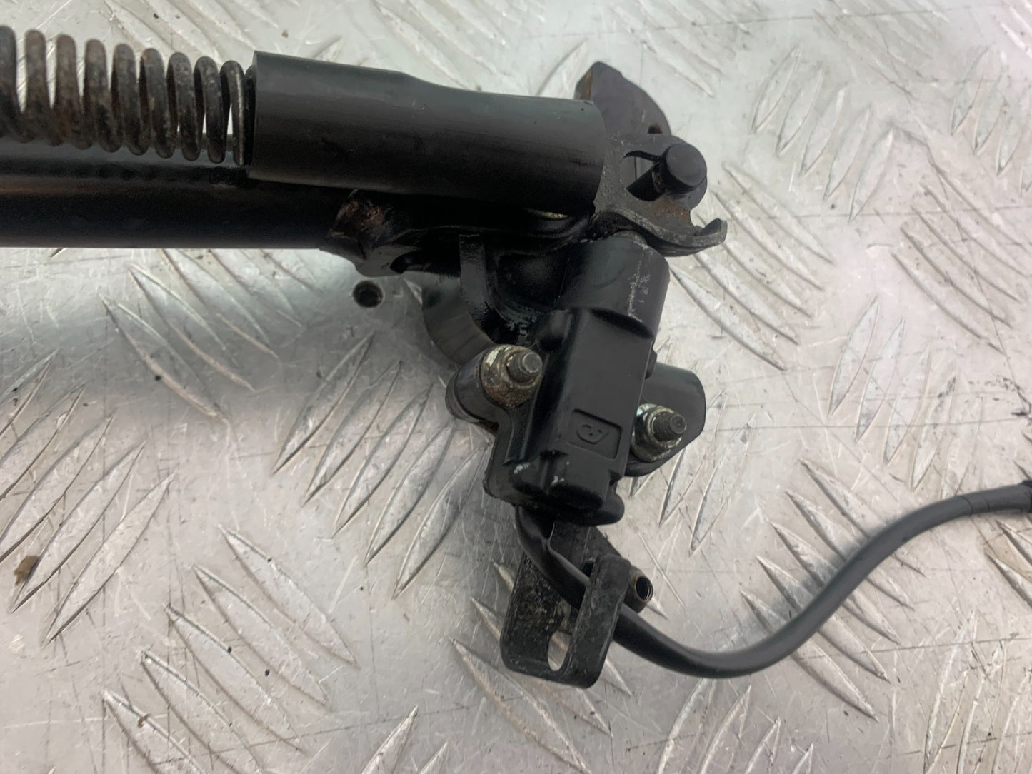 YAMAHA YZF R7 SIDE STAND AND BRACKET YEAR 2022-2025 (CMB1255)