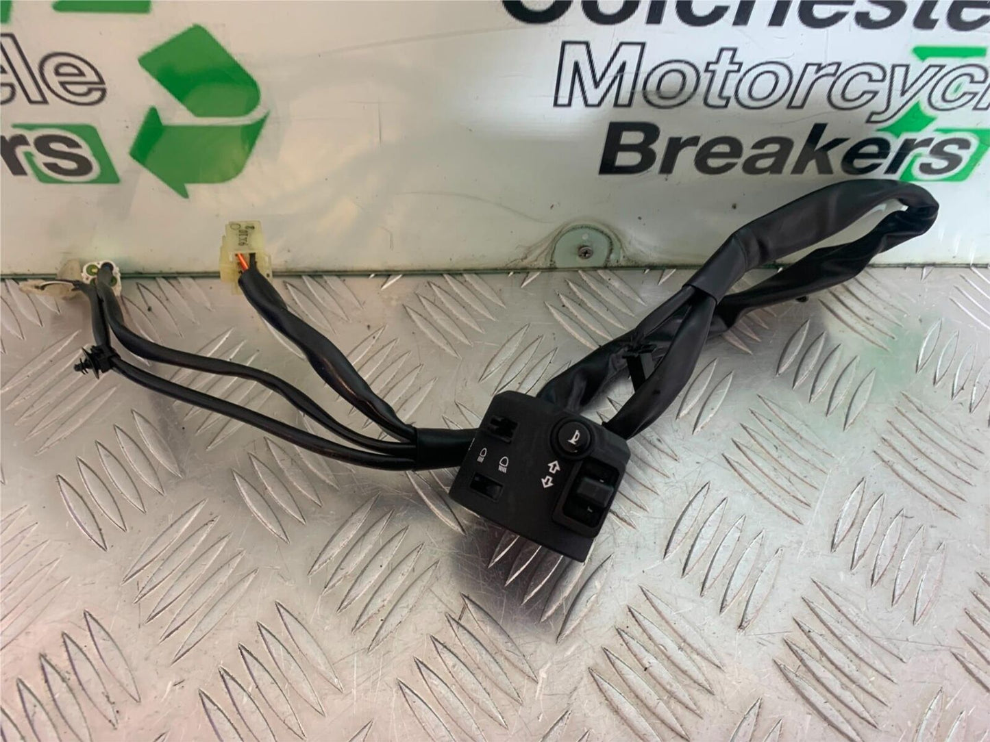 YAMAHA XSR900 XSR 900 LEFT SWITCH GEAR  YEAR 2021-2022 (CMB1073)