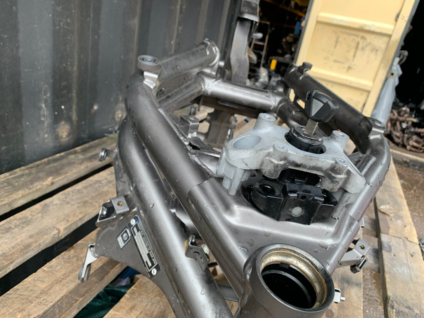 KAWASAKI ER6 N FRAME REG LOG BOOK ( CAT C) YEAR 2012-2017 (CMB1324)
