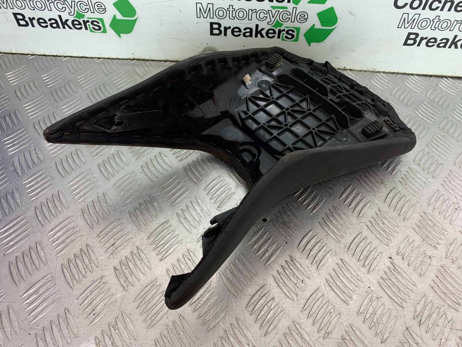 KTM DUKE 125 FRONT SEAT  YEAR 2017-2022 (CMB1274)