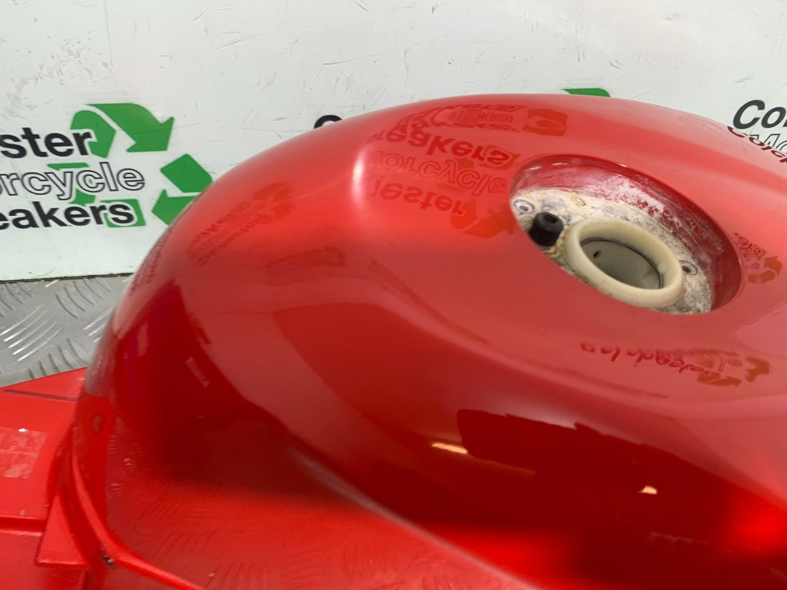 DUCATI 1198 S PETROL TANK  YEAR 2009-2011 (CMB1219)