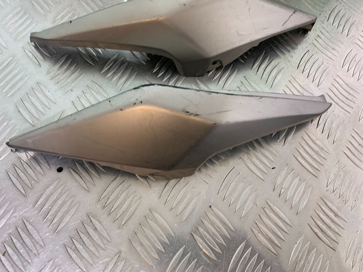 HONDA MSX125 GROM LEFT AND RIGHT SEAT PANELS YEAR 2016-2020  (CMB1009)