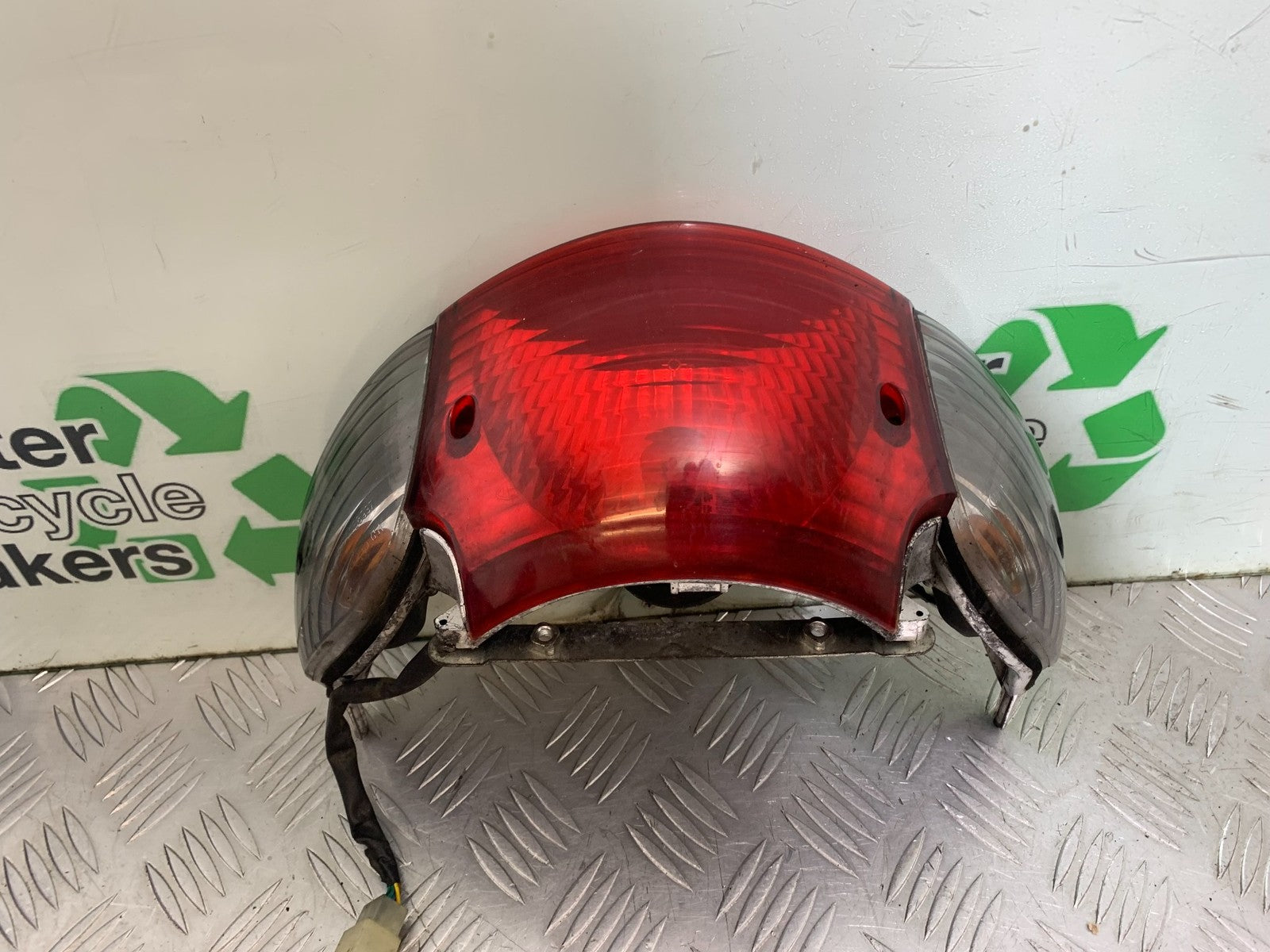 HONDA CBF600 CBF 600 REAR LIGHT YEAR 2004-07  (CMB1305)
