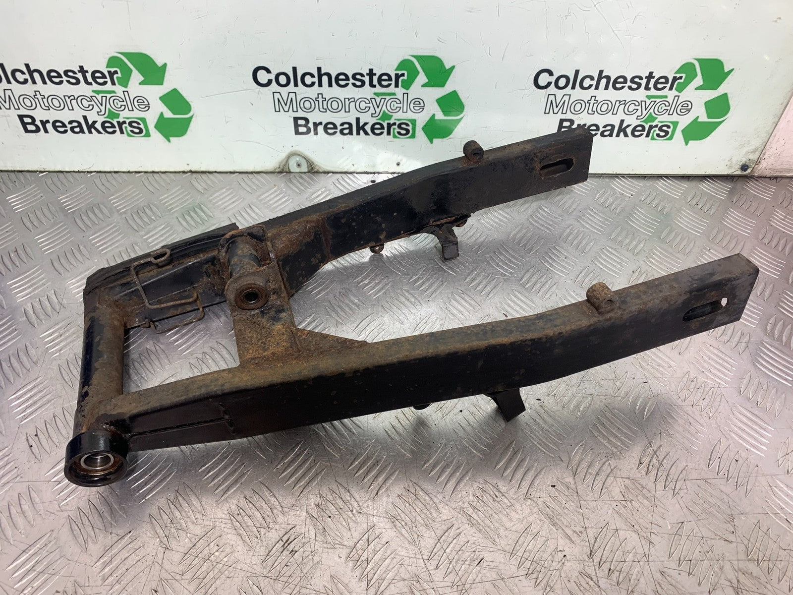 KAWASAKI Z750 Z 750 SWINGARM YEAR 2004-2006  (CMB1234)