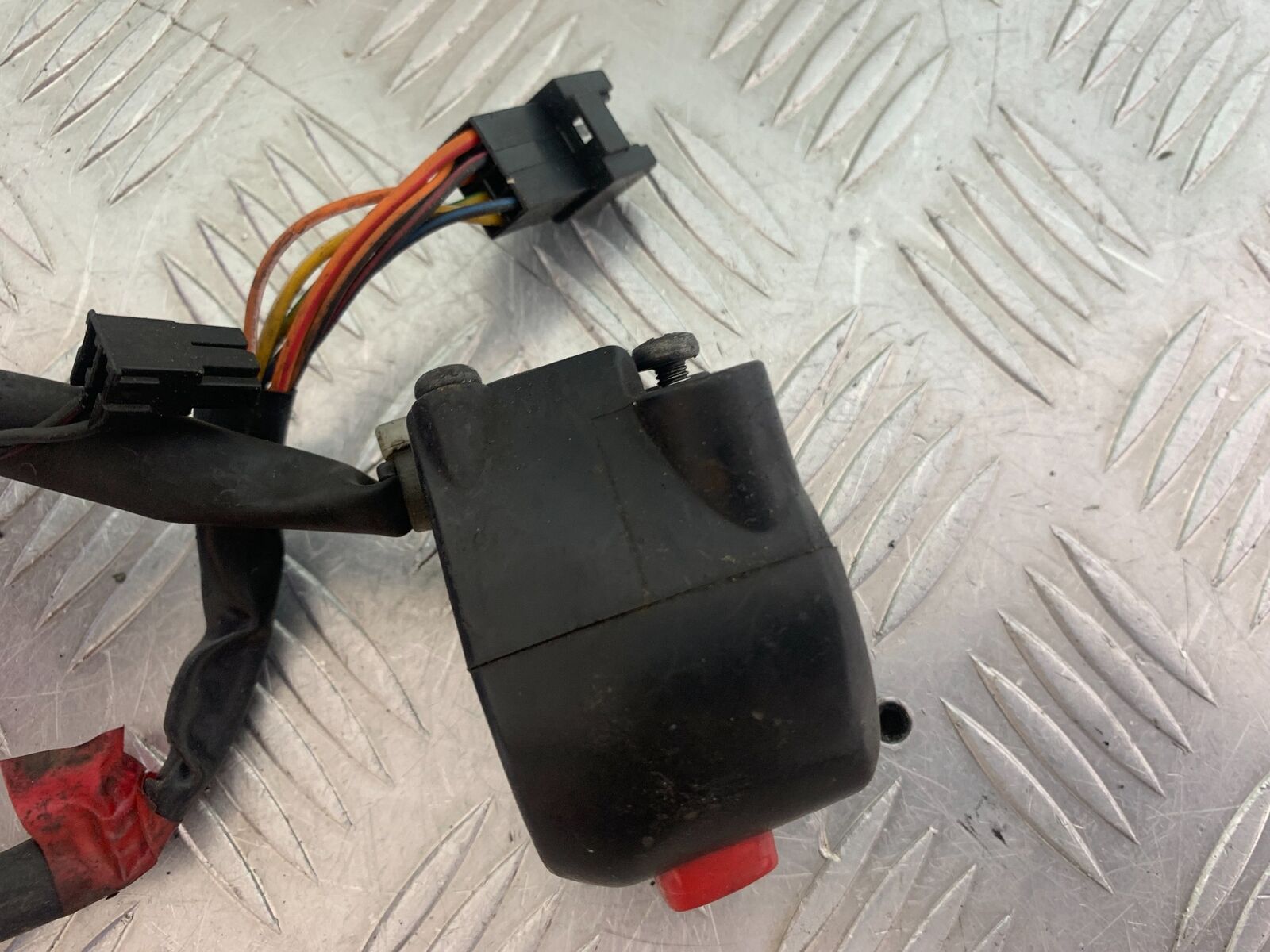 SUZUKI AN 200 UN 200 BURGMAN RIGHT SWITCH GEAR   YEAR 2007-09 (CMB1128)