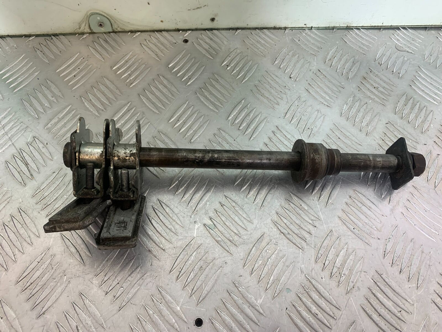 SUZUKI DL 650 V-STROM REAR WHEEL SPINDLE & ADJUSTERS  YEAR 2020 (CMB1117)
