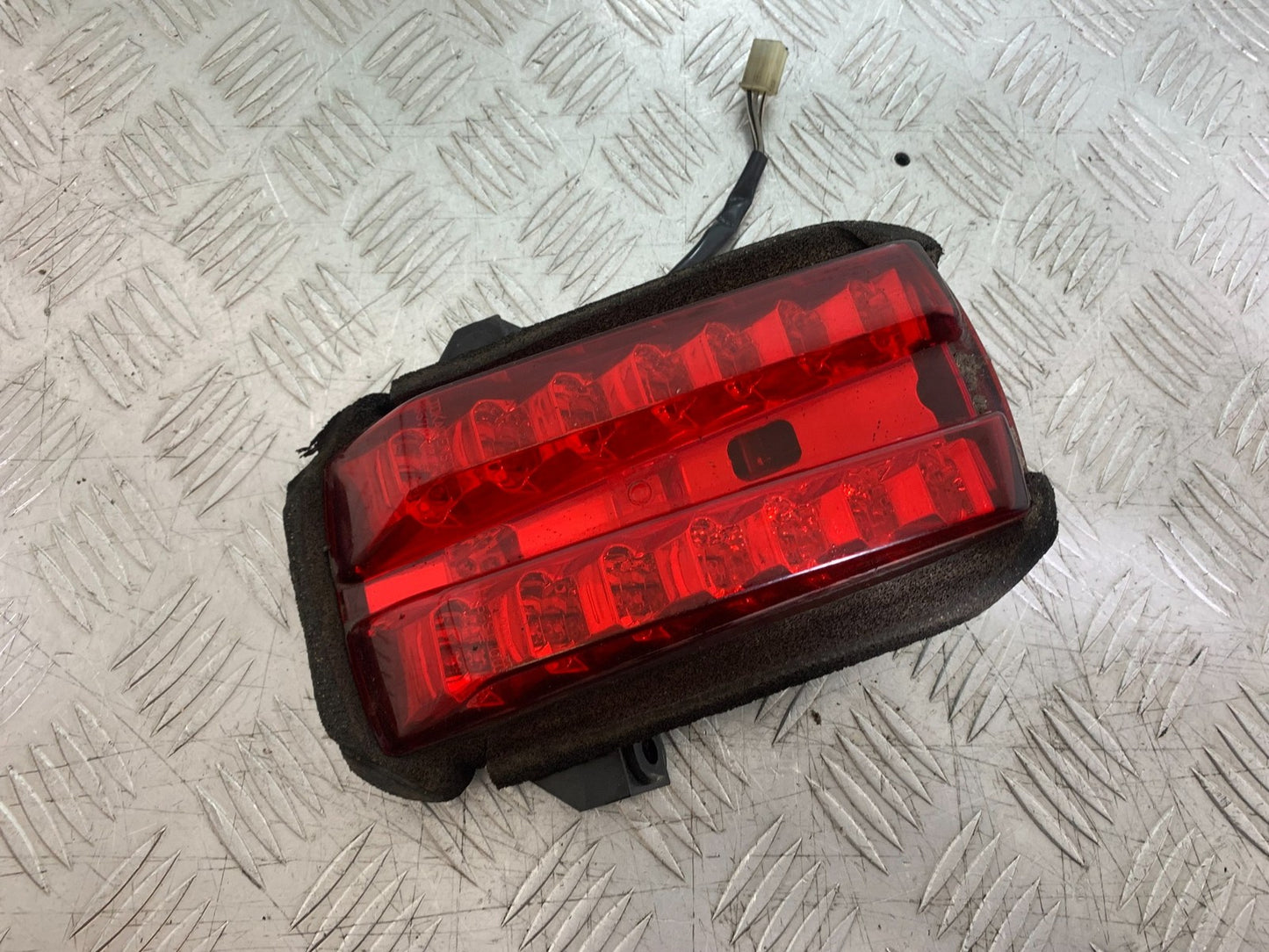 SUZUKI SV1000 SV 1000 REAR LIGHT YEAR 2003-2007 (CMB1293)
