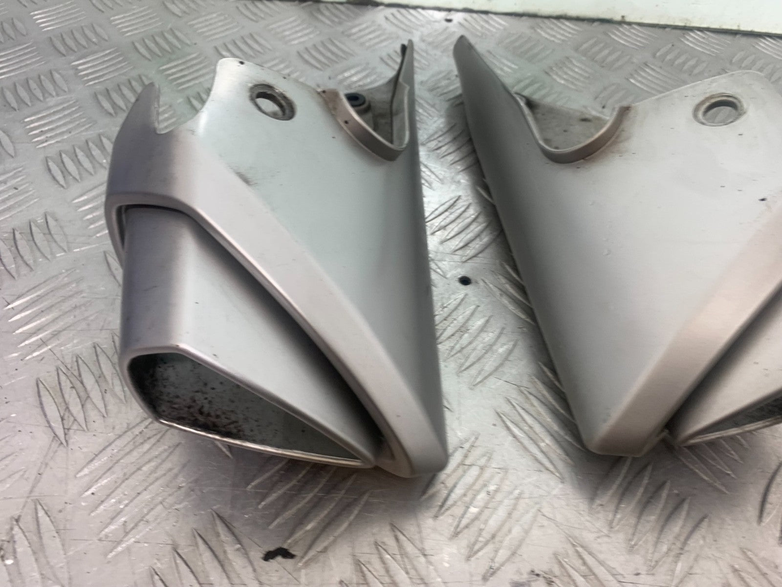APRILIA SL750 SL 750 SHIVER SILENCER COVERS   YEAR 2008-2016 (CMB1242)