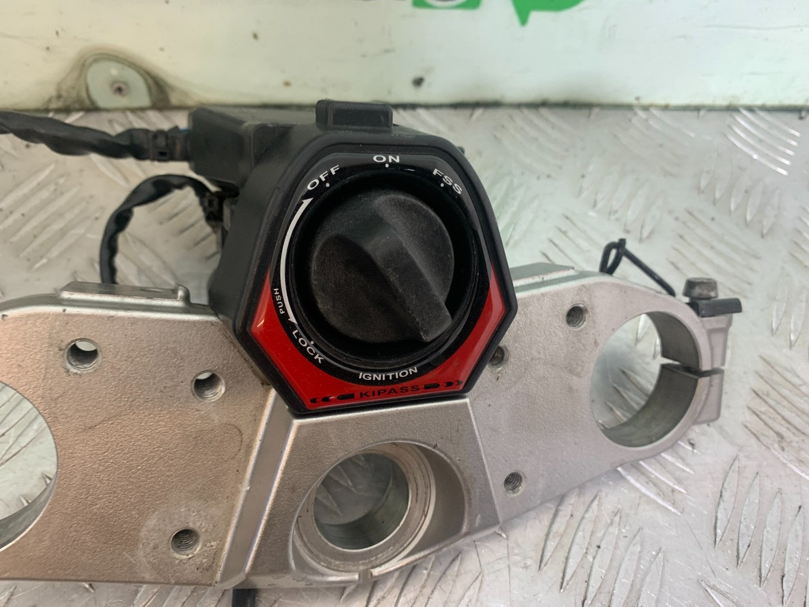 KAWASAKI GTR1400 GTR 1400 ECU LOCKS KEYS YEAR 2007-2009 (CMB1174)