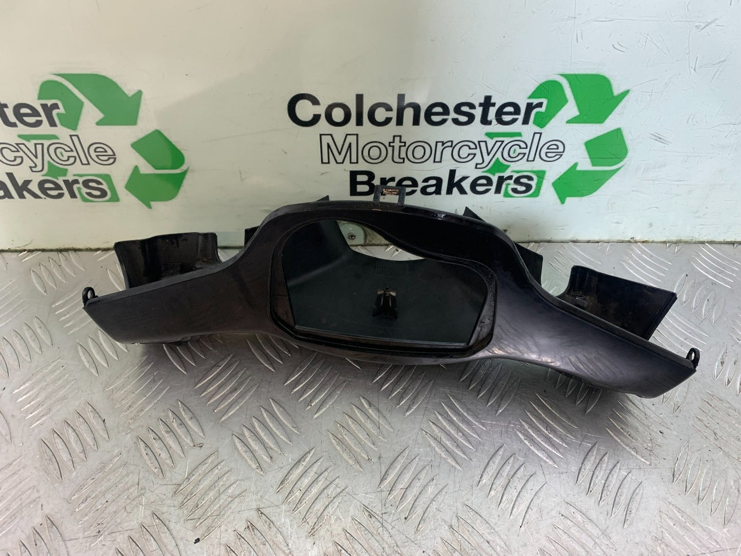 PIAGGIO VESPA LXS S 50 CLOCKS SURROUND & SWITCHES    YEAR 2007-2016 (CMB1290)