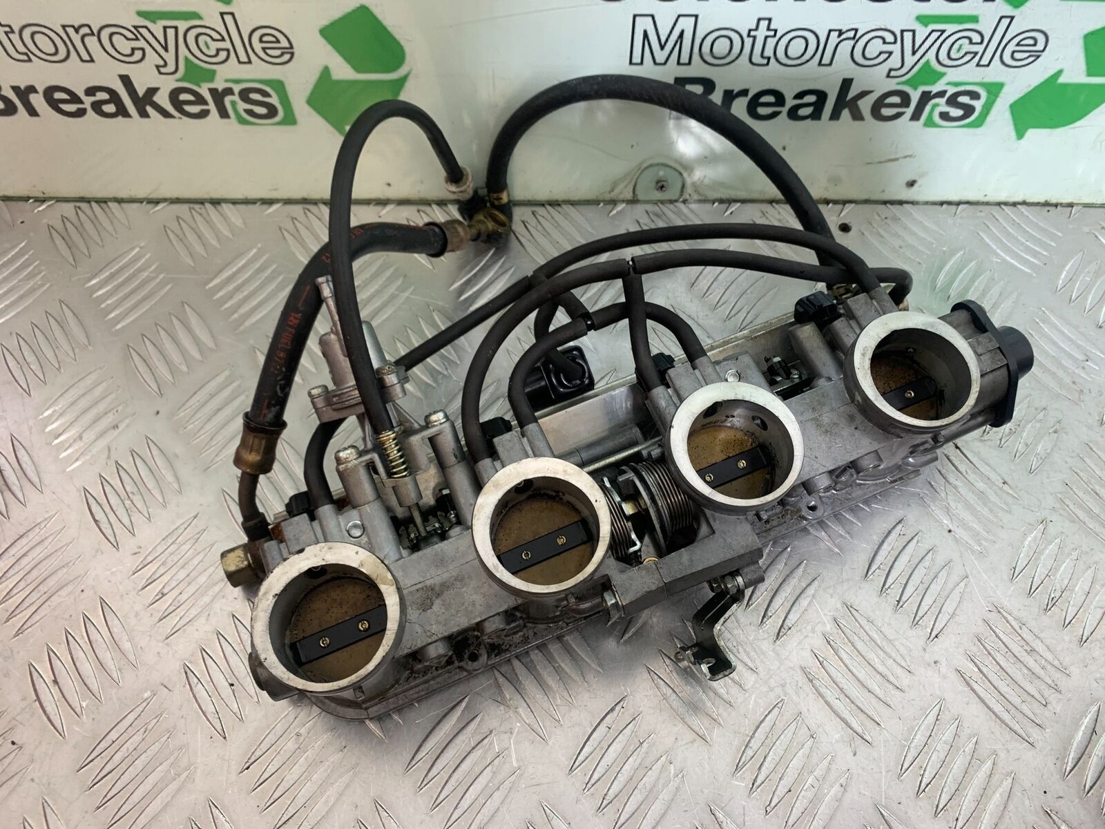 HONDA CBR1100 BLACKBIRD THROTTLE BODIES   YEAR 1999-2005 (CMB1103)