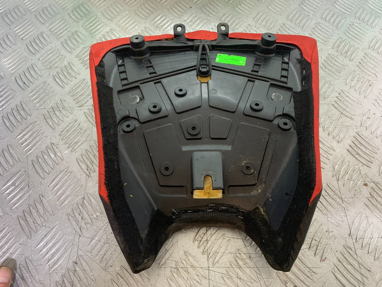 APRILIA RSV4 FACTORY FRONT SEAT  YEAR 2009-2012 (CMB1224)