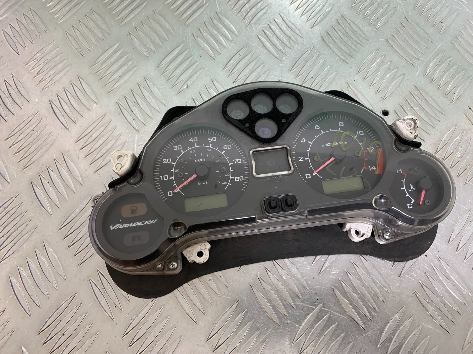 HONDA XL125 VARADERO CLOCKS SPEEDO DASH   YEAR 2007-2013 (CMB 1019)