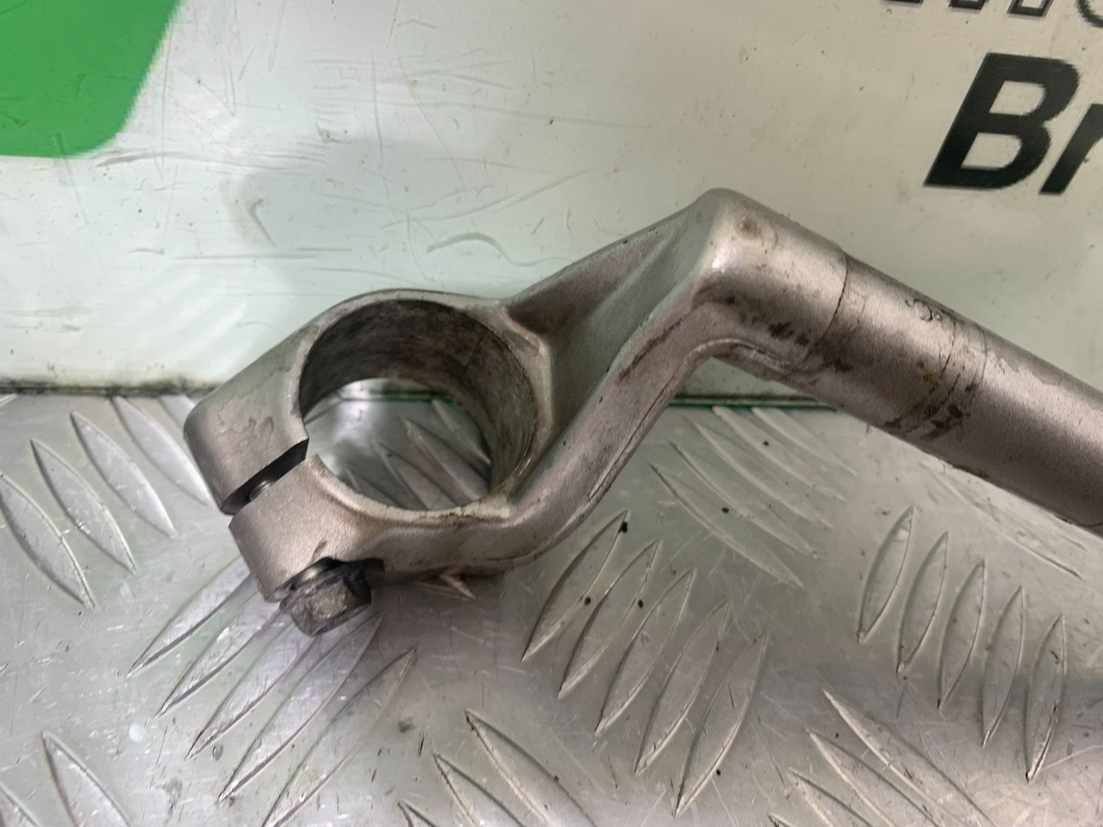 HONDA VFR800 PRE V-TEC RIGHT HANDLEBAR  YEAR 1998-2001 (CMB1233)