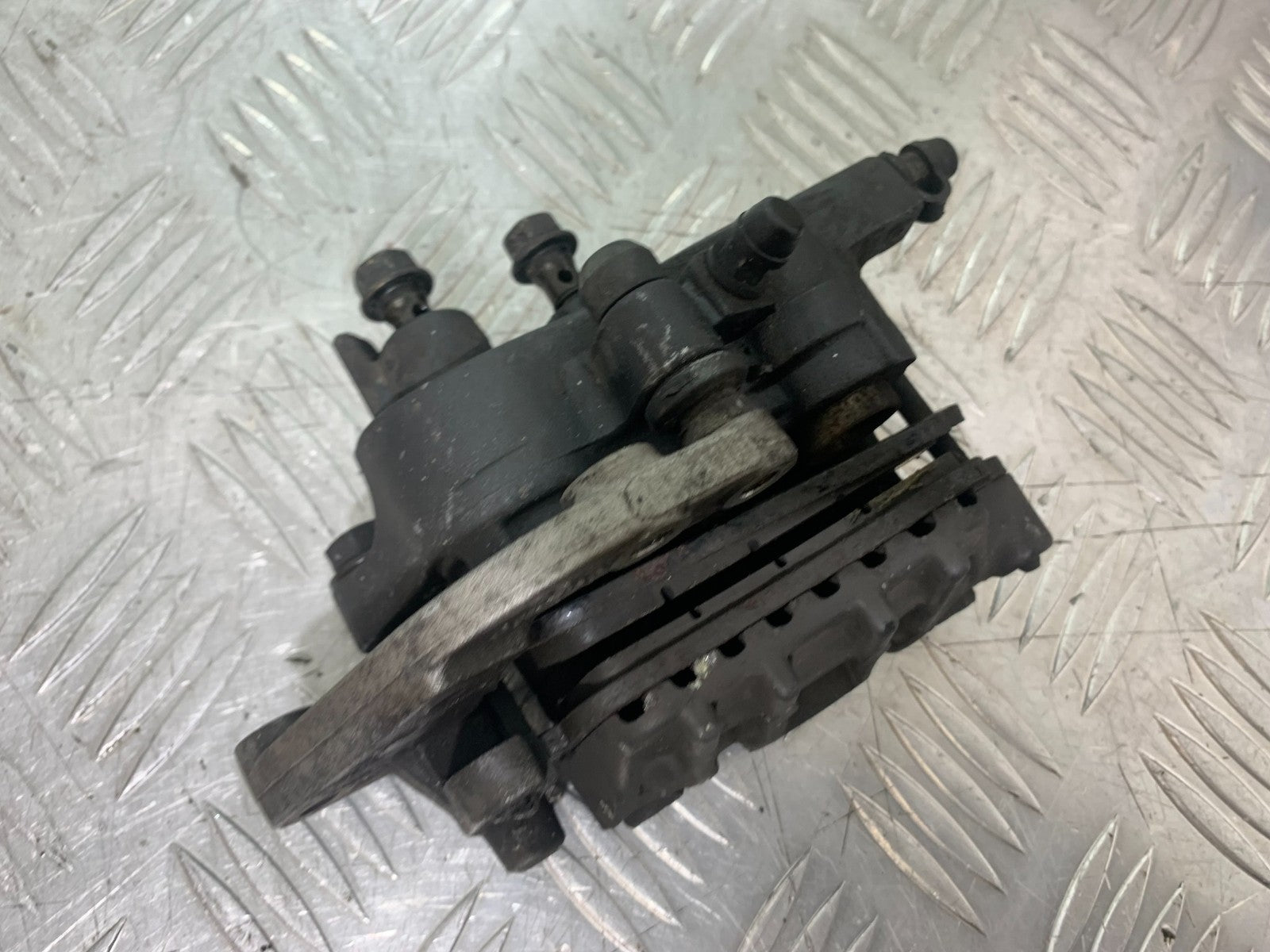 HONDA VFR800 PRE V-TEC REAR CALIPER  YEAR 1998-2001 (CMB1233)