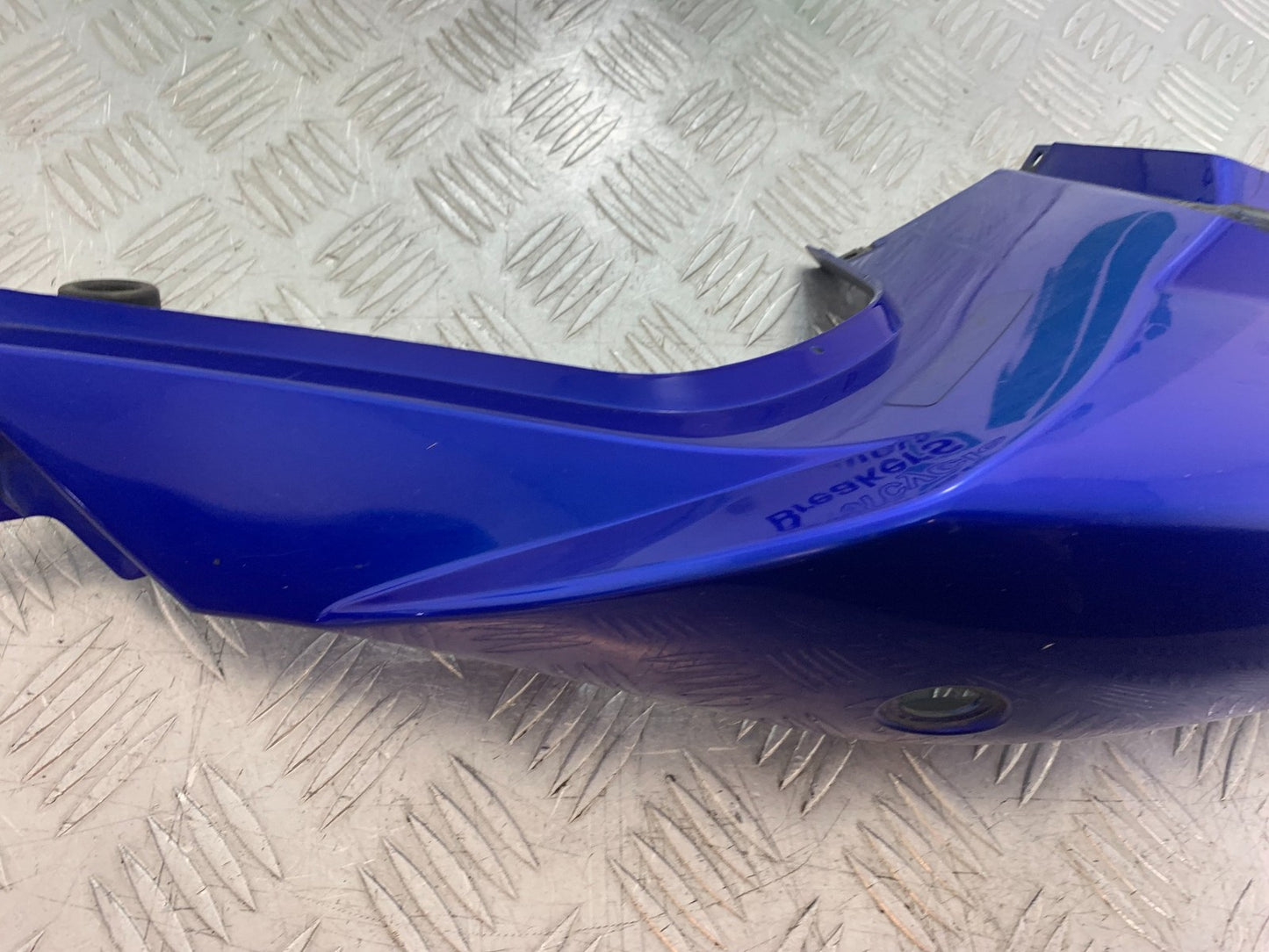SUZUKI SV1000 SV 1000 LEFT SEAT PANEL YEAR 2003-2007 (CMB1293)