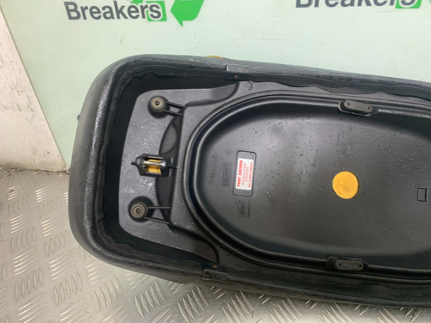 PIAGGIO VESPA GTS 125 SEAT YEAR 2009-14 (CMB1261)
