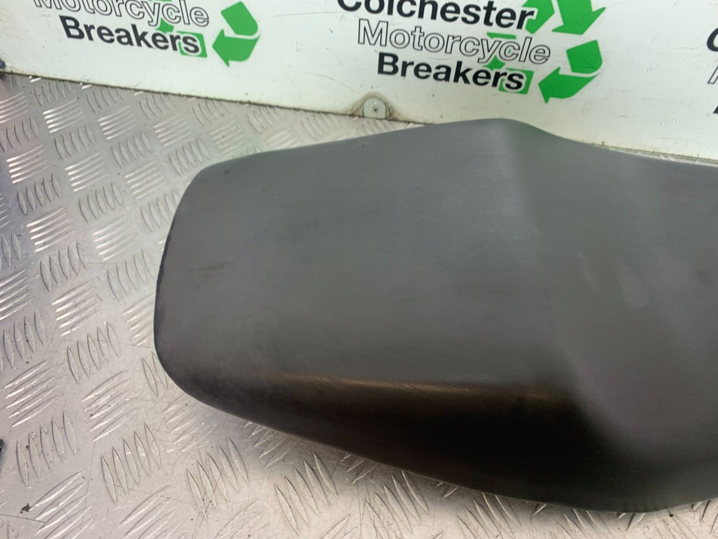 HONDA CBR1100 BLACKBIRD SEAT  YEAR 1999-2005 (CMB1232)