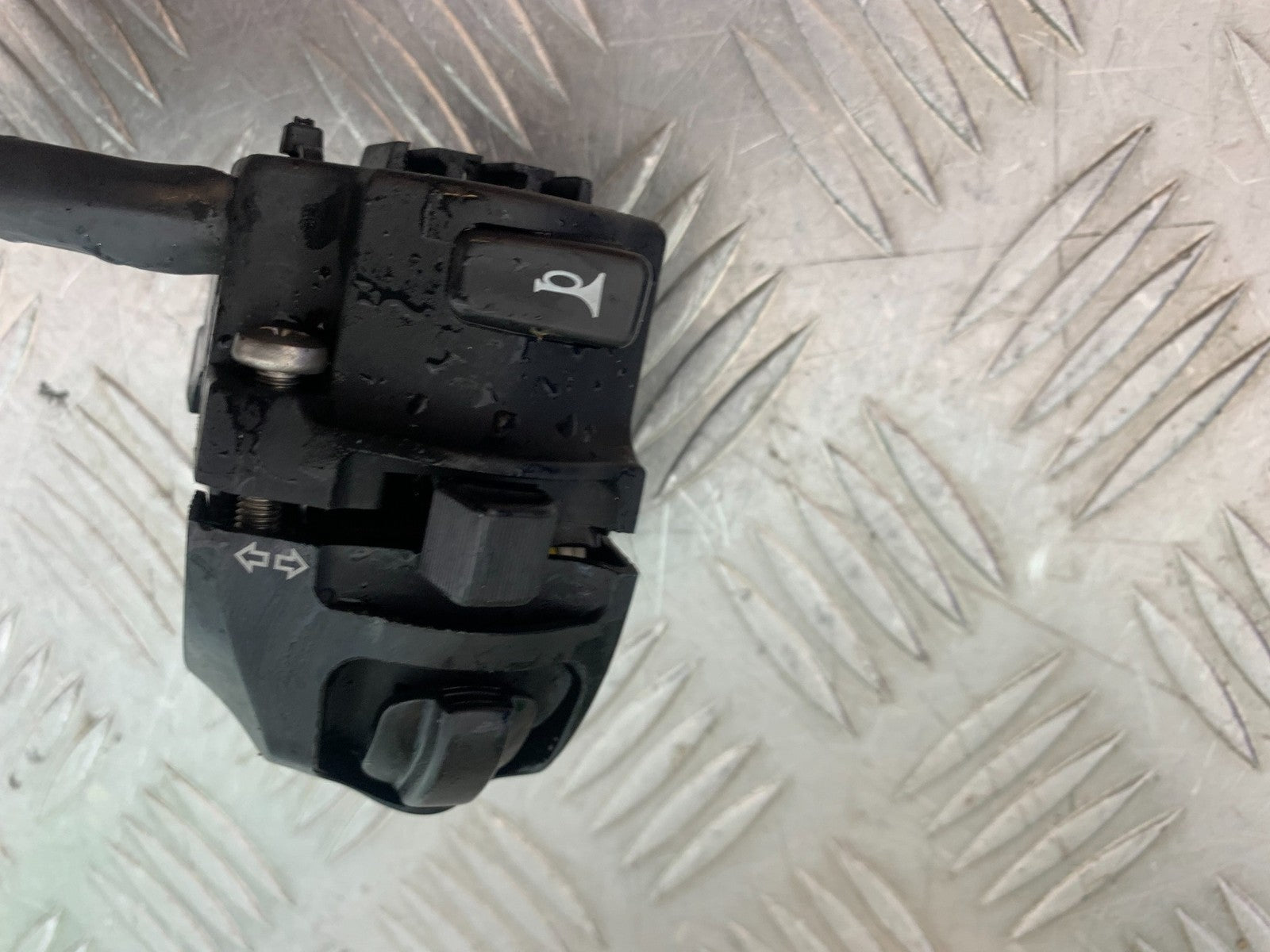APRILIA TUONO 1000 V4 LEFT SWITCH GEAR    YEAR 2013-2014 (CMB1239)