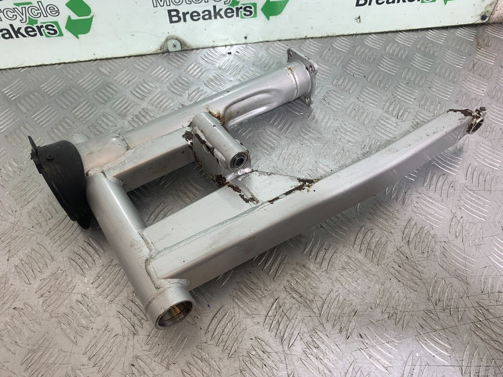 YAMAHA XJ900 XJ 900 DIVERSION SWINGARM YEAR 1994-2002 (CMB1292)