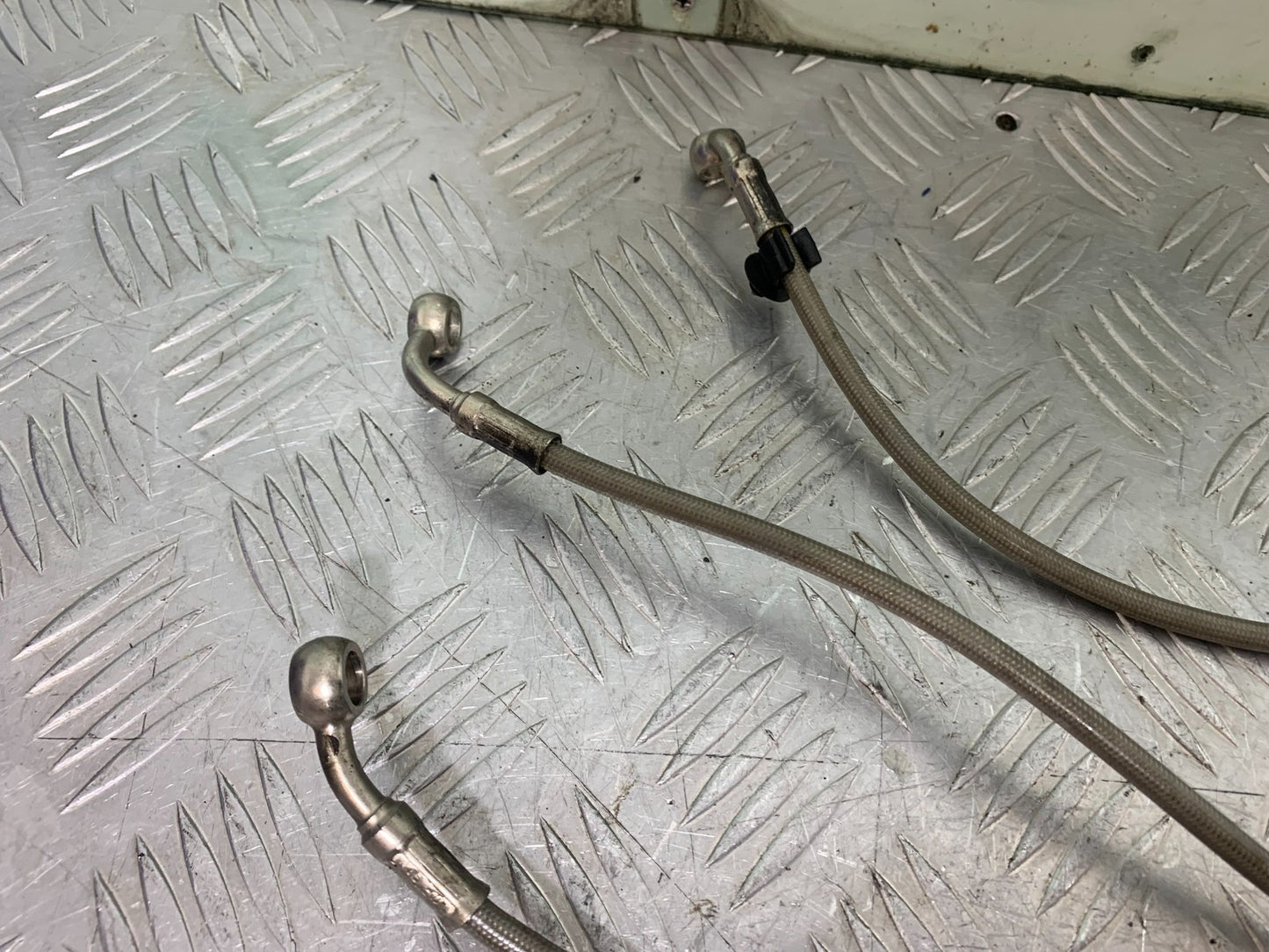 TRIUMPH 675 STREET TRIPLE R FRONT AND REAR BRAKE LINES   YEAR 2013-16 (CMB1221)