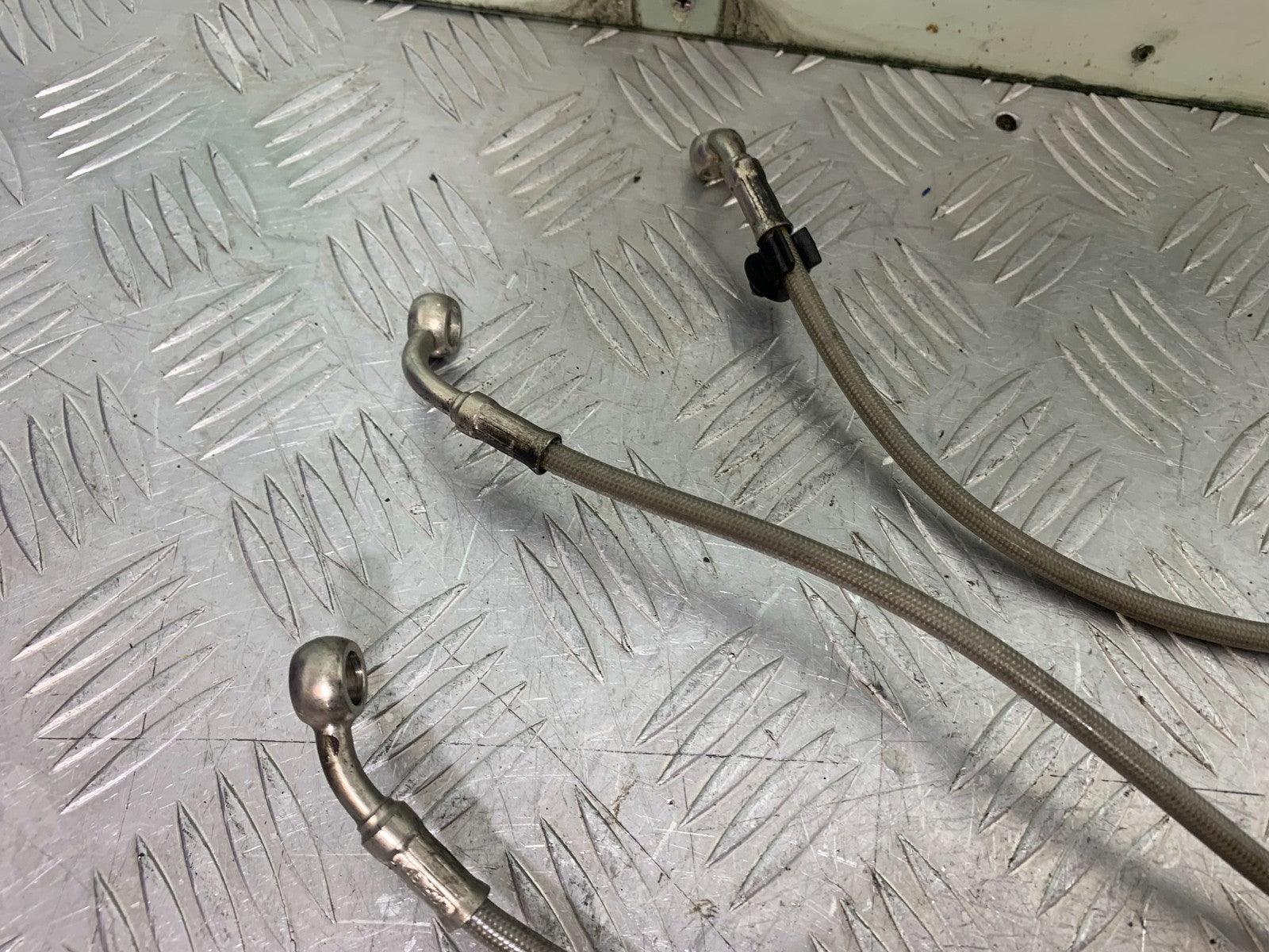TRIUMPH 675 STREET TRIPLE R FRONT AND REAR BRAKE LINES   YEAR 2013-16 (CMB1221)