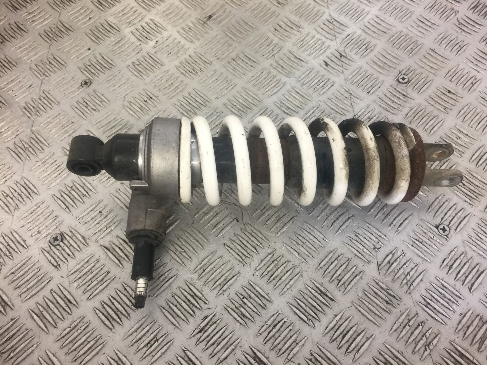 TRIUMPH TIGER 800 XRT REAR SHOCK  YEAR 2015-2017 (STOCK 506)