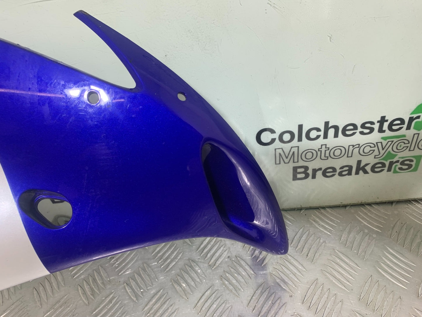 YAMAHA YZF R1 RIGHT FAIRING PANEL YEAR 2004-2006 (CMB1155)