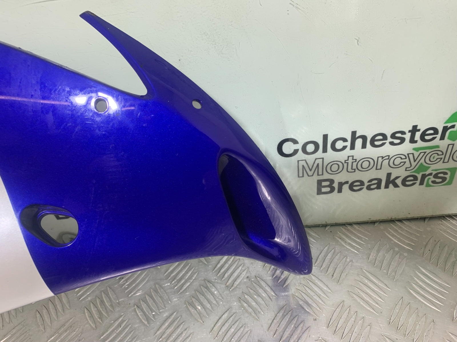 YAMAHA YZF R1 RIGHT FAIRING PANEL YEAR 2004-2006 (CMB1155)