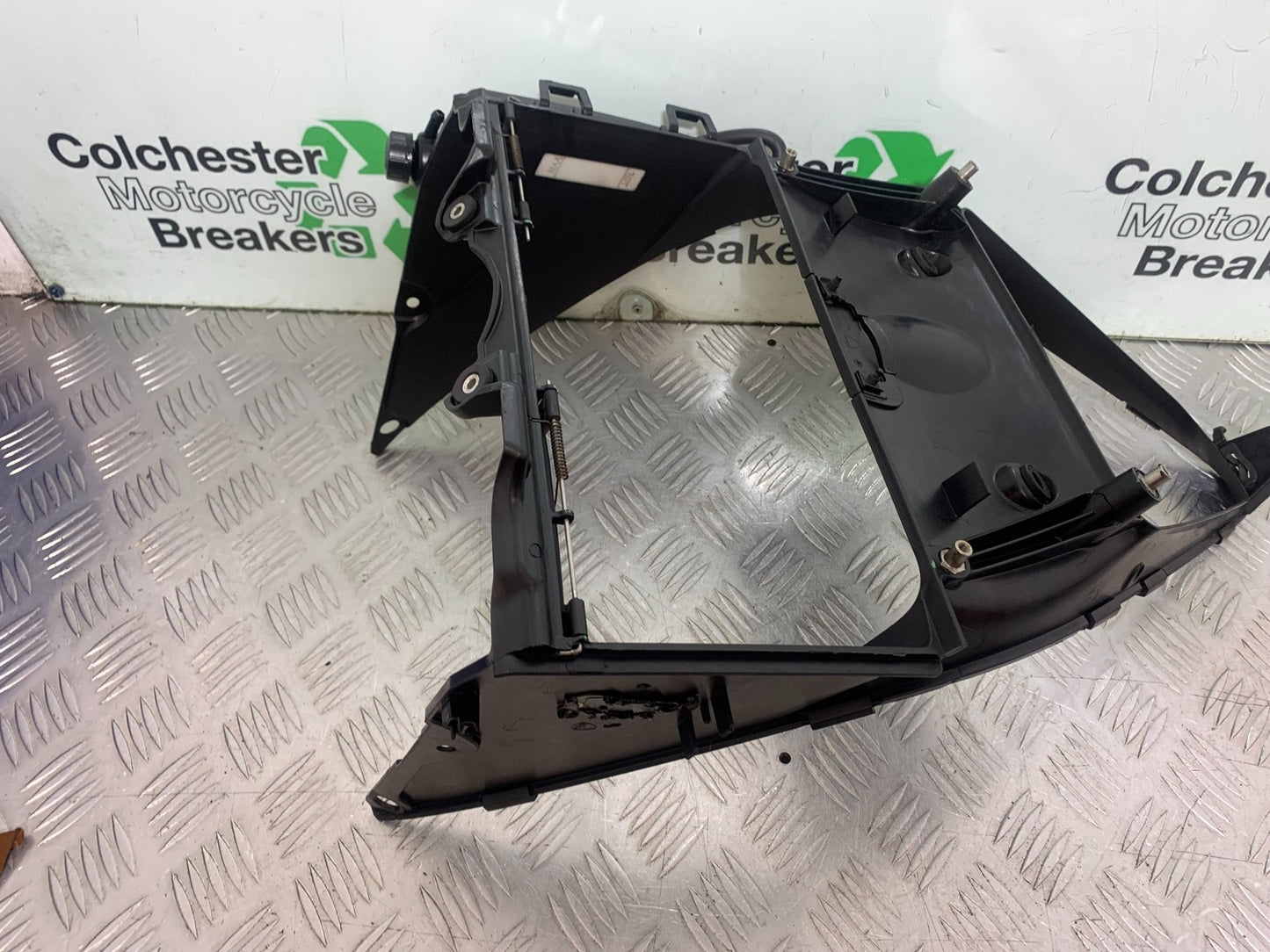 DUCATI 1299 PANIGALE FAIRING V PIECE COOLANT BOTTLE  YEAR 2016 (CMB 1187)