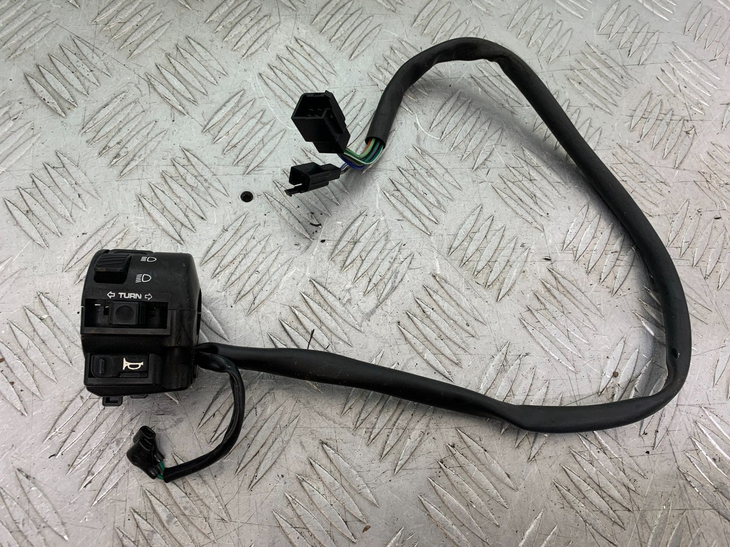 HONDA XL125 VARADERO LEFT SWITCH GEAR  YEAR 2001-2006  (CMB1304)