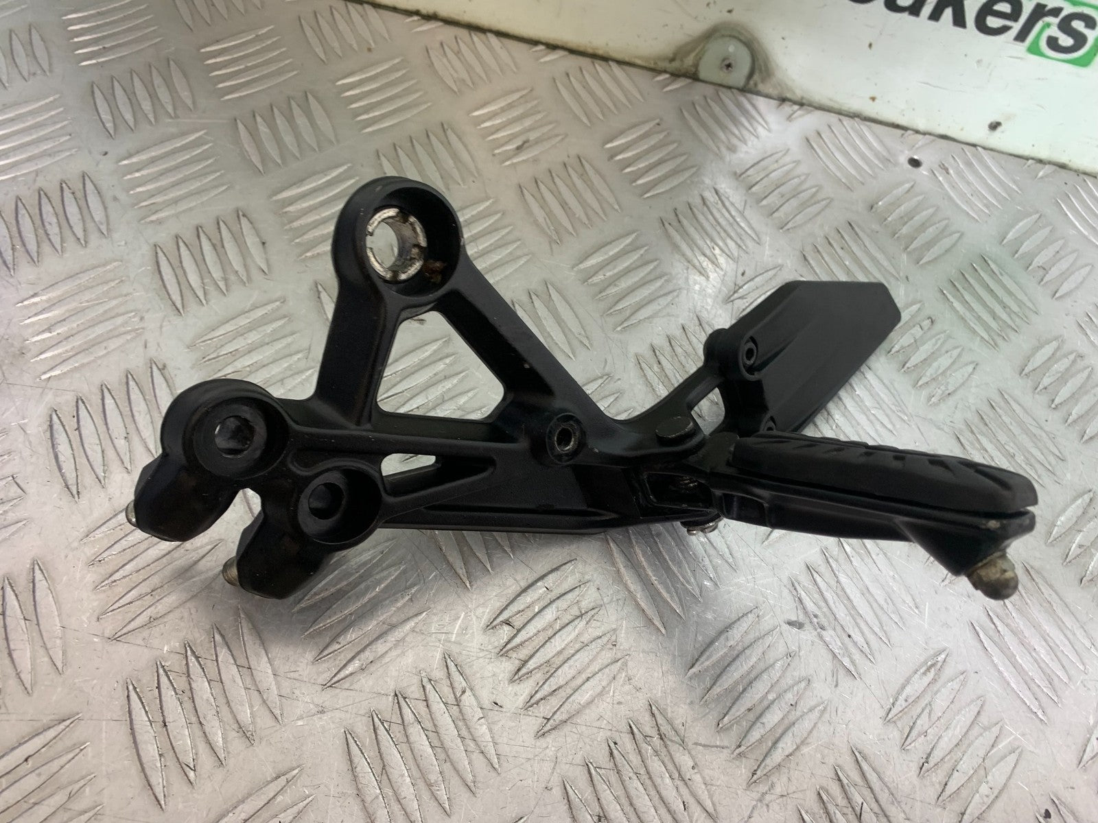 KTM DUKE 390 FRONT LEFT HANGER YEAR 2017- 2023 (CMB1314)