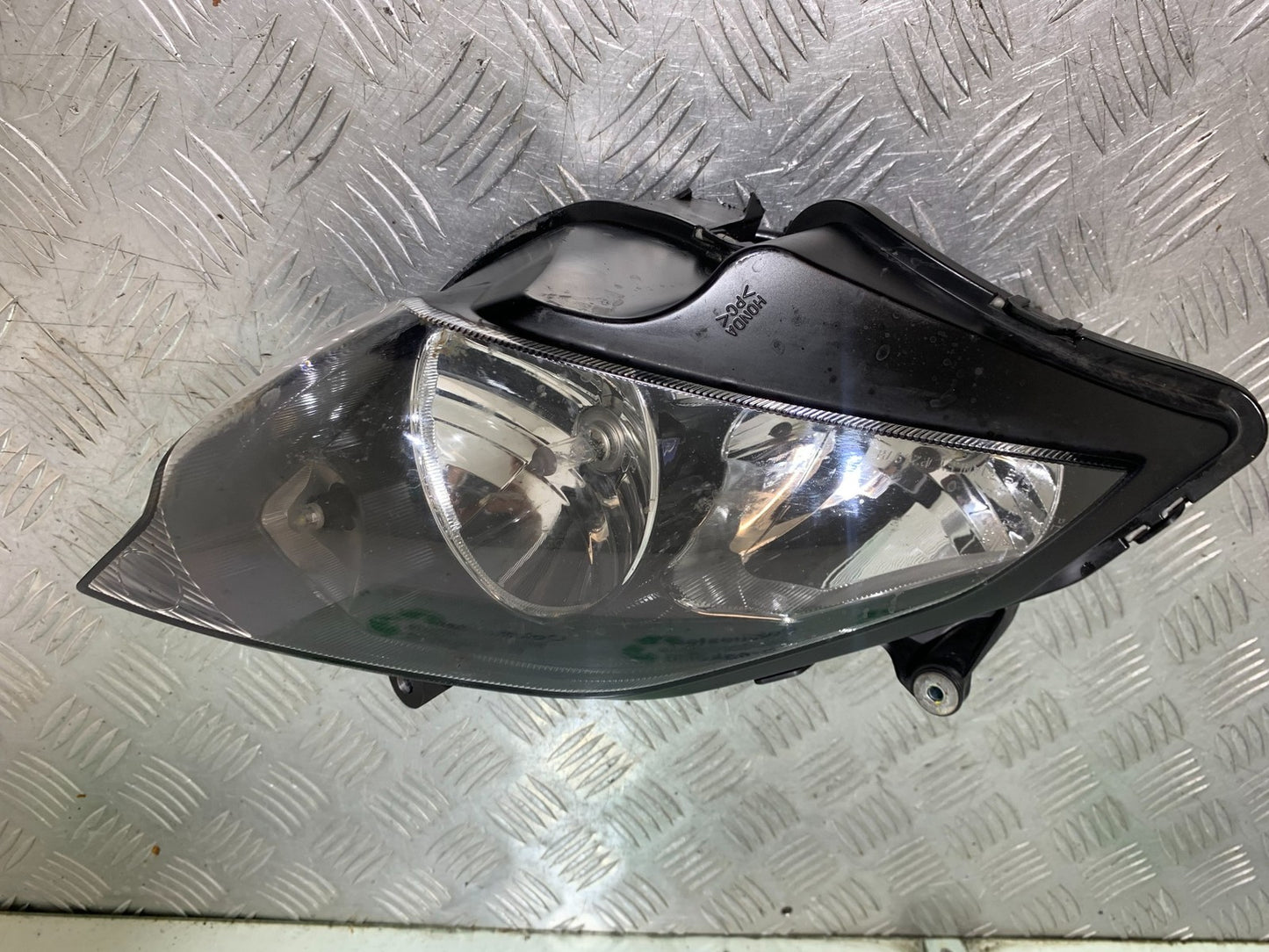 HONDA VFR800 VFR 800 V-TEC RIGHT HEADLIGHT   YEAR 2002 -09 (CMB1296)