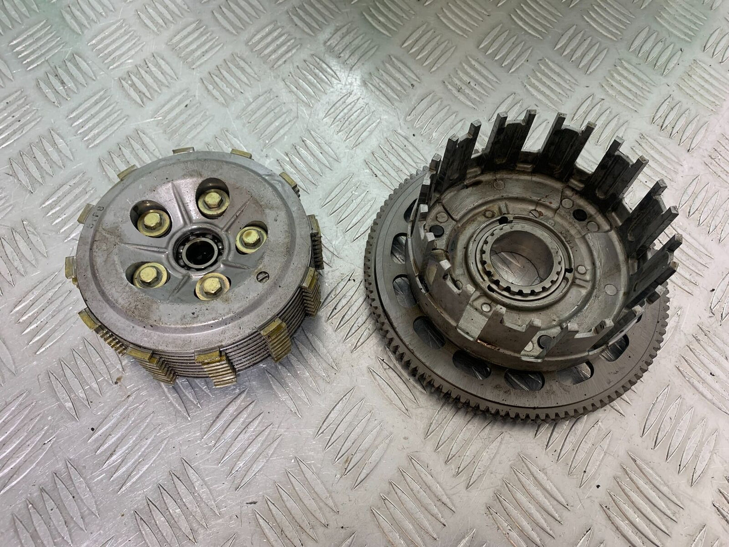 TRIUMPH 955i SPRINT ST CLUTCH  YEAR 1999-2004 (STOCK 735)
